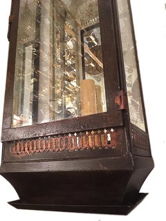 Coppia di grandi lampade inglesi a stelo