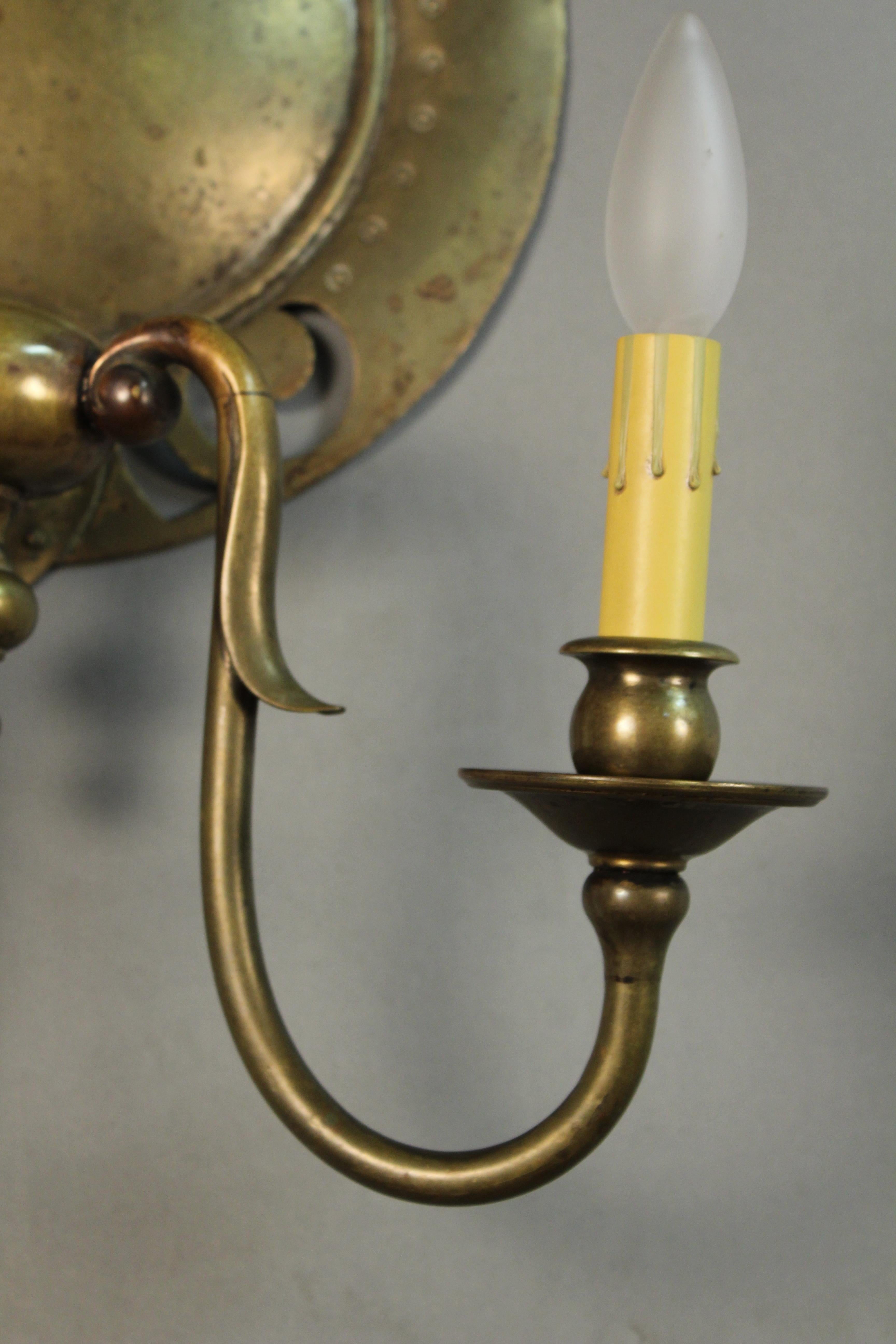 Pair of Large English Tudor Spanish Revival 1920s Sconces with Knights In Good Condition For Sale In Pasadena, CA