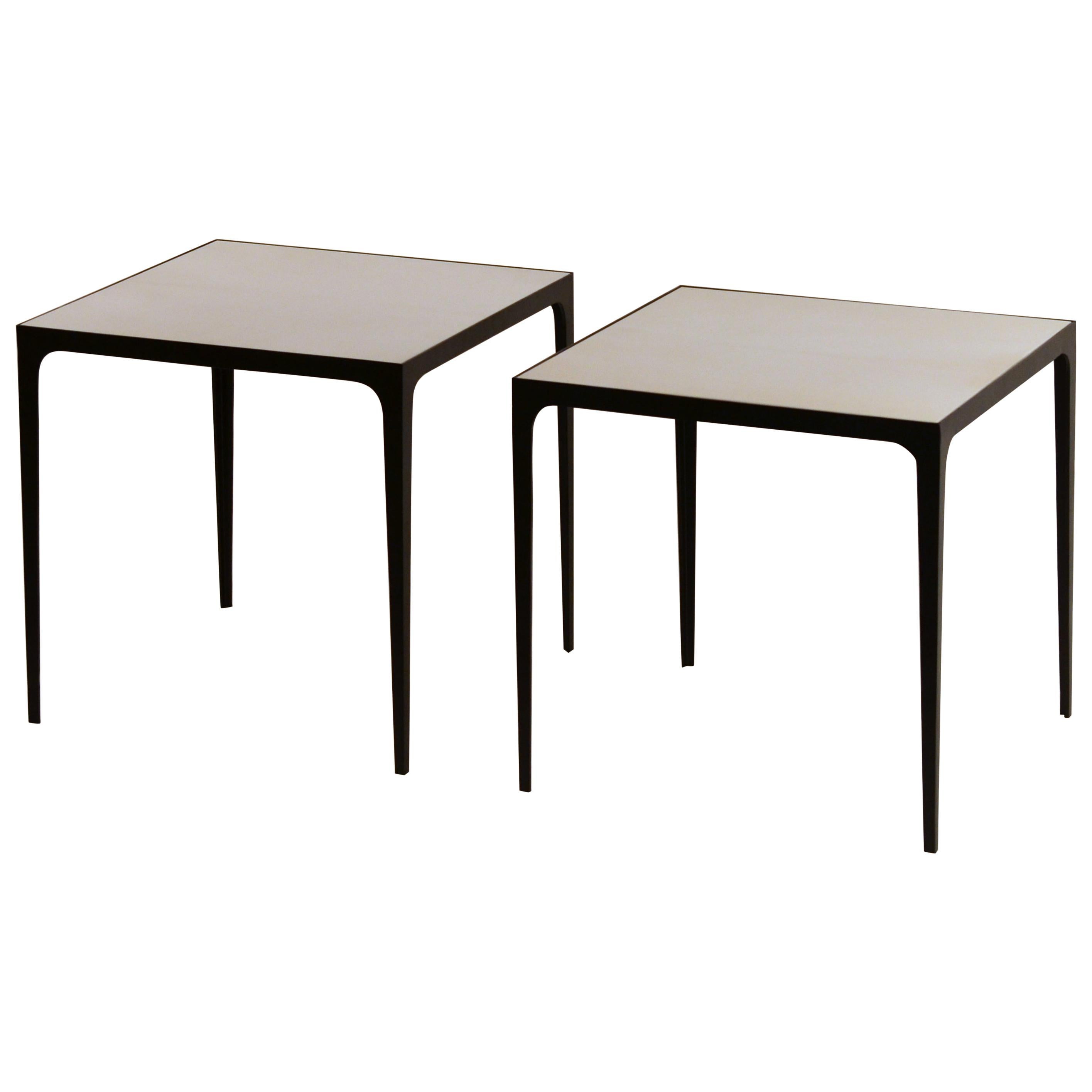 Paire de grandes tables d'appoint "Esquisse" en fer forgé et parchemin de Design Frères