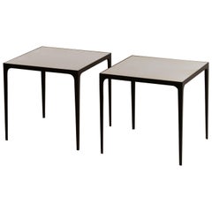 Paire de grandes tables d'appoint "Esquisse" en fer forgé et parchemin de Design Frères
