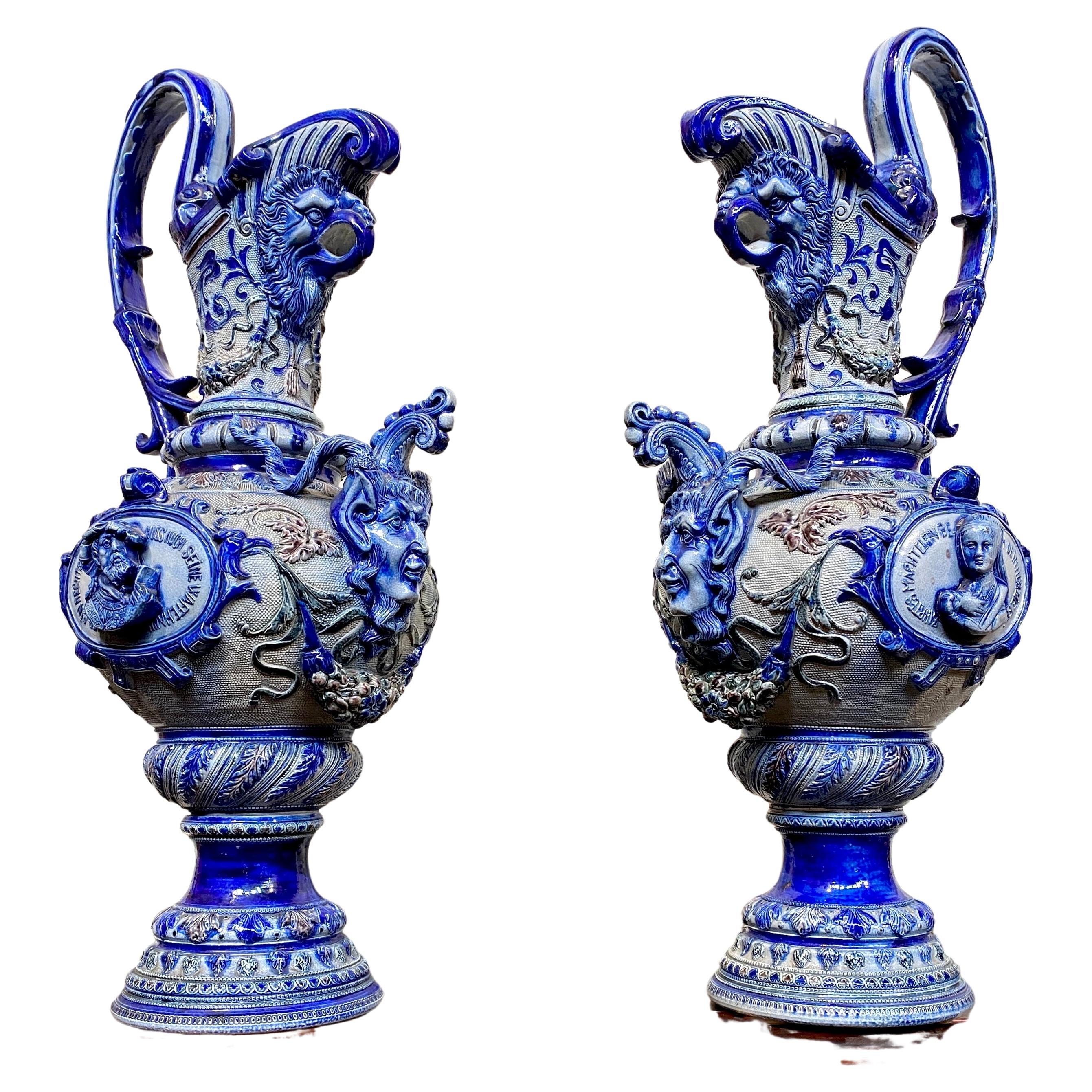 Paire de grandes aiguières en grès bleu du 19e siècle, de la Renaissance Ta en vente