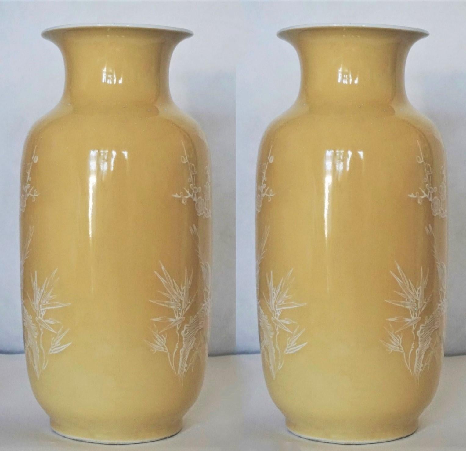 Hand-Painted Pair Large Fine Chinese Yellow-Ground Decorated Vases Early 20th Century, Marked For Sale
