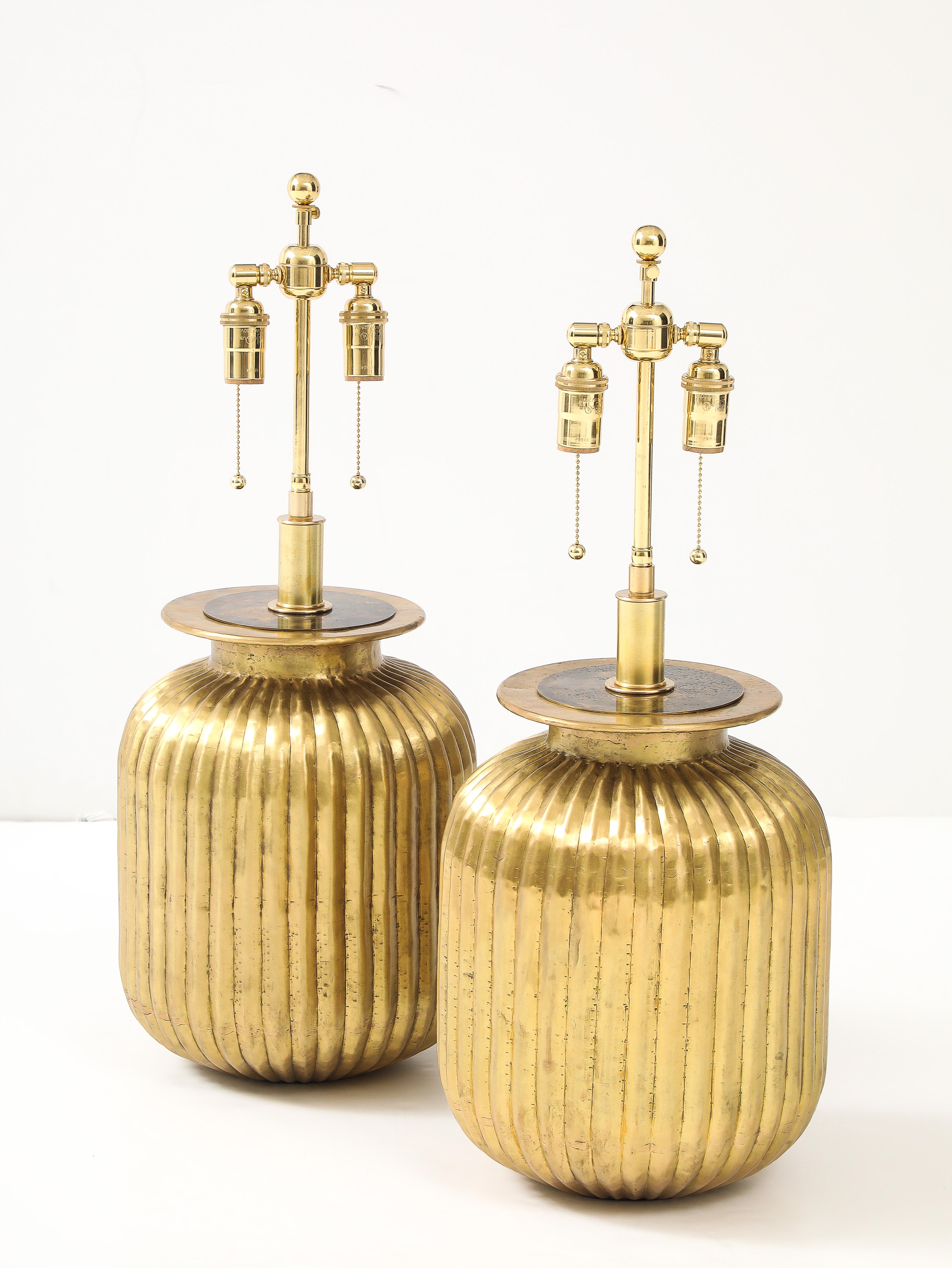 Mid-Century Modern Pair of Large Fluted Aged Brass Lamps. For Sale