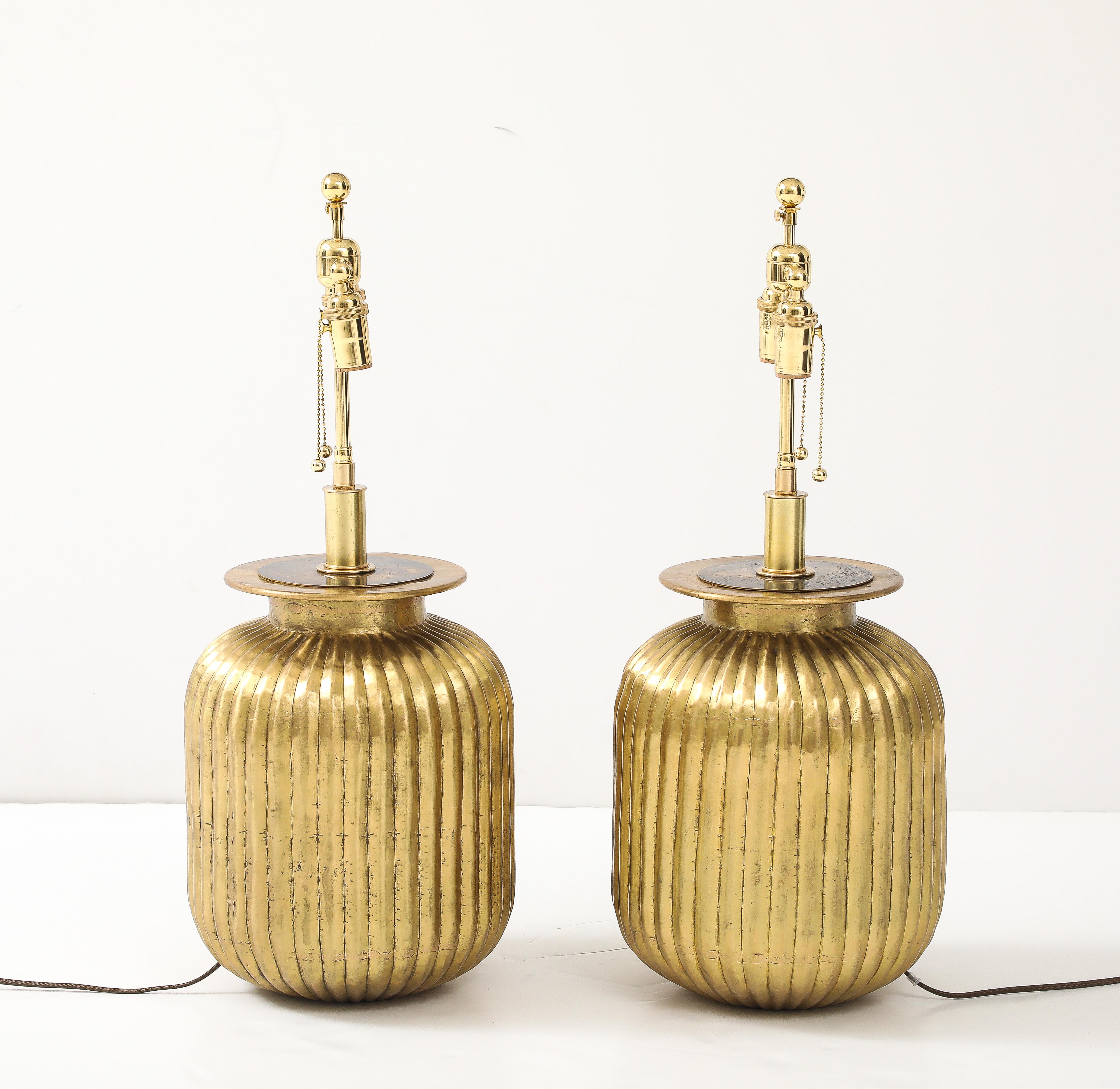 Pair of Large Fluted Aged Brass Lamps. In Excellent Condition For Sale In New York, NY