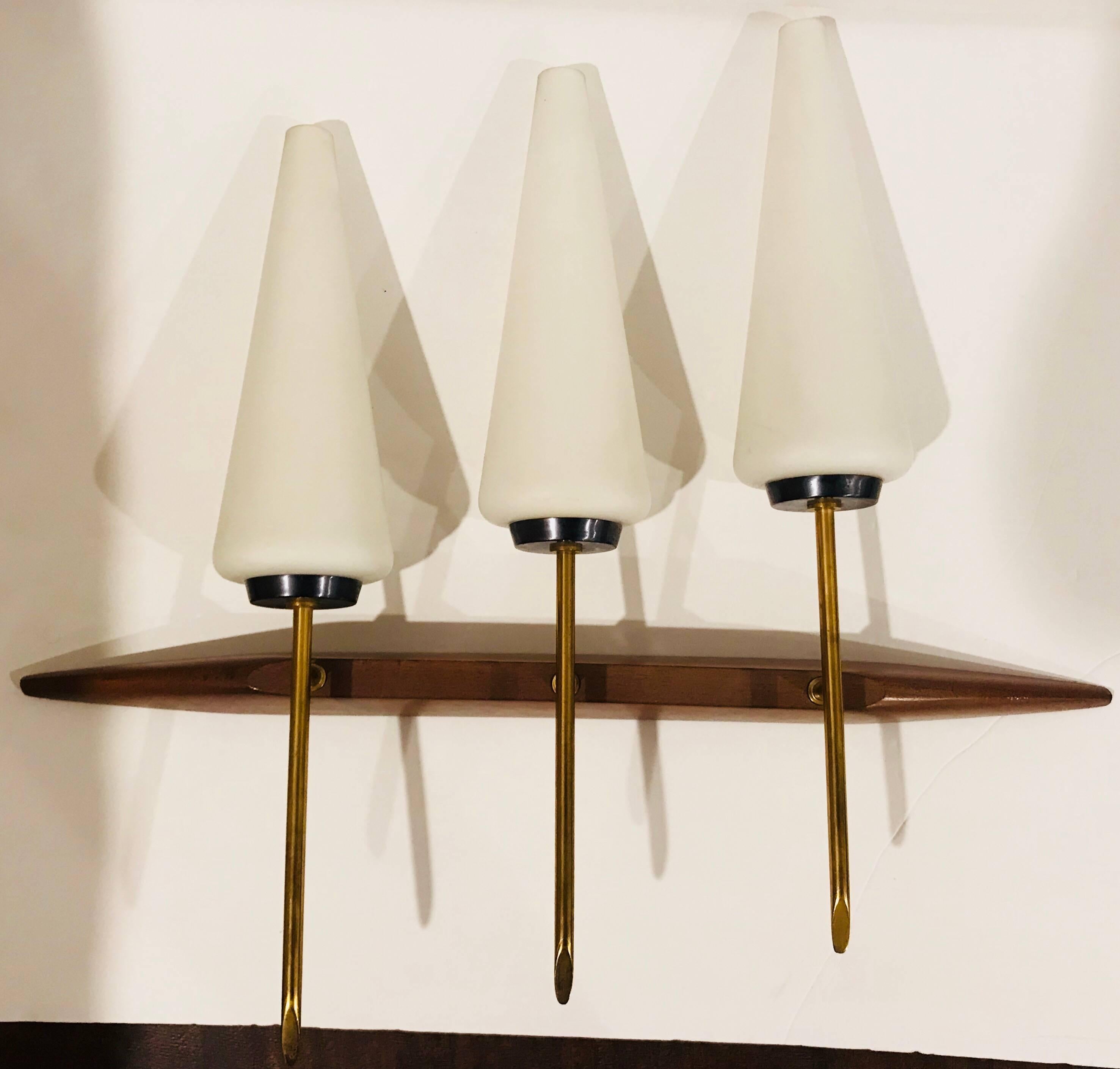 Pair of Large French 1960s Wall Lights In Excellent Condition For Sale In New York, NY
