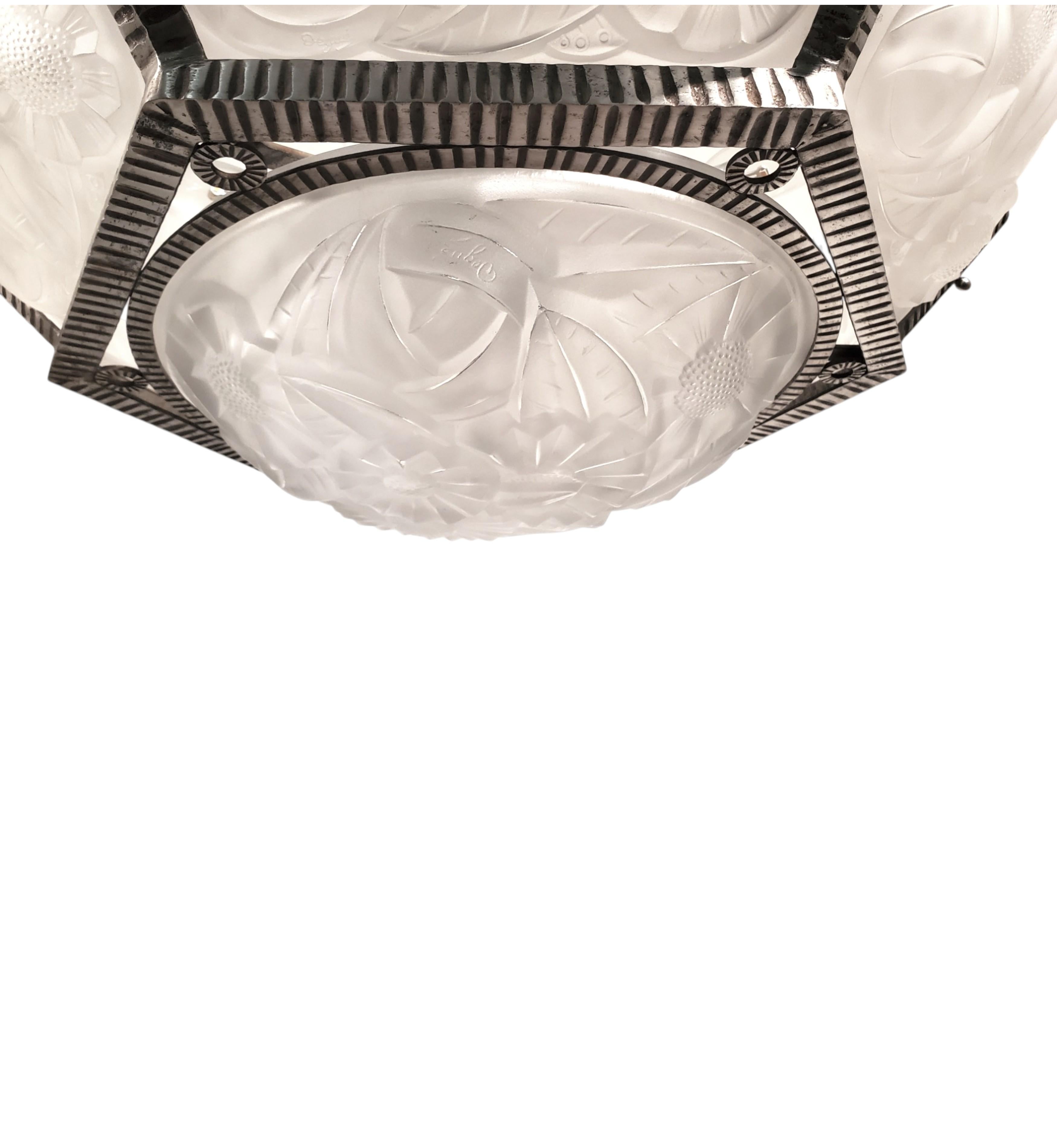 Paire de lustres signés Degué en verre d'art nickel à 6 panneaux, de style Art Déco en vente 3