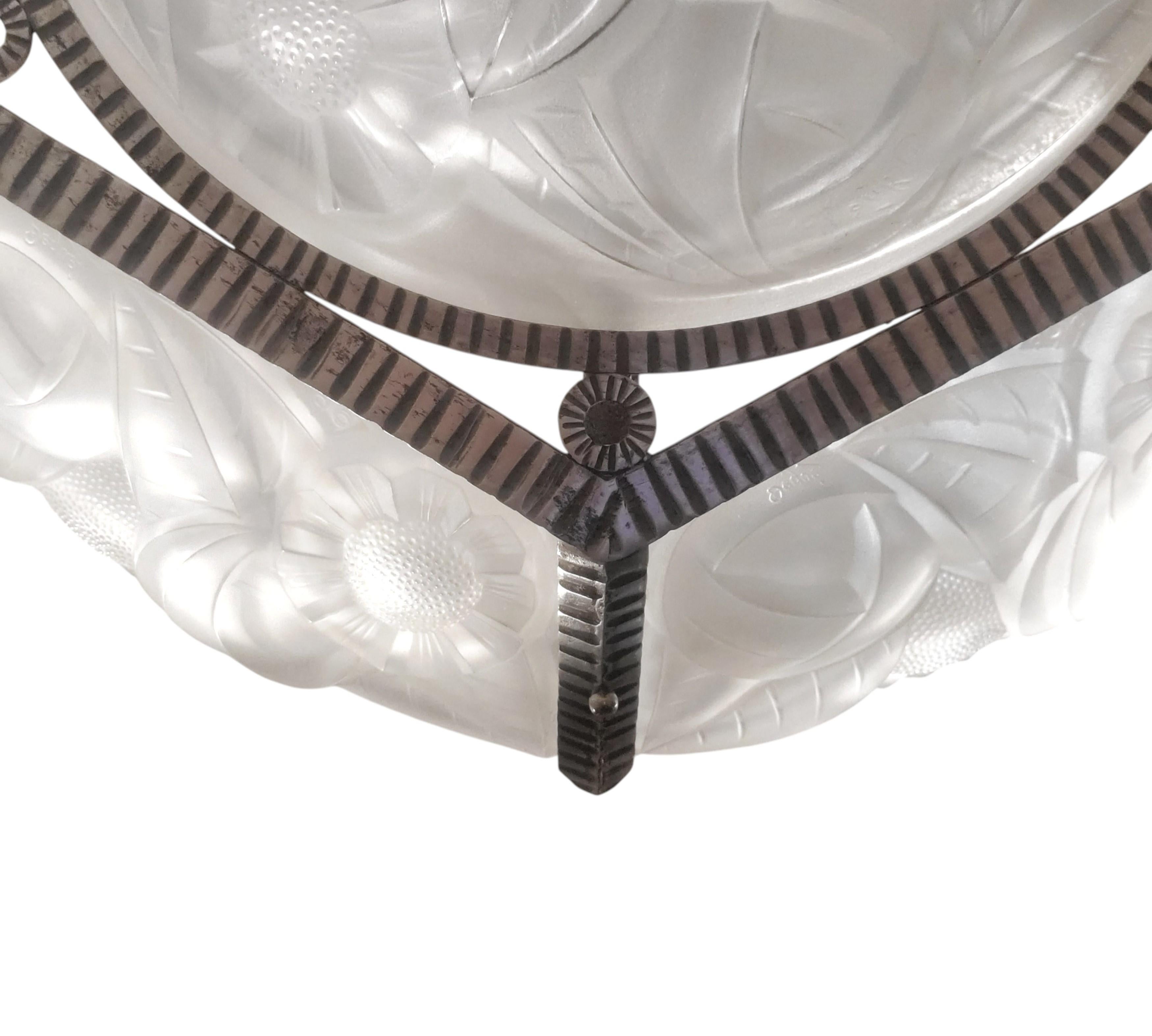 Paire de lustres signés Degué en verre d'art nickel à 6 panneaux, de style Art Déco en vente 4
