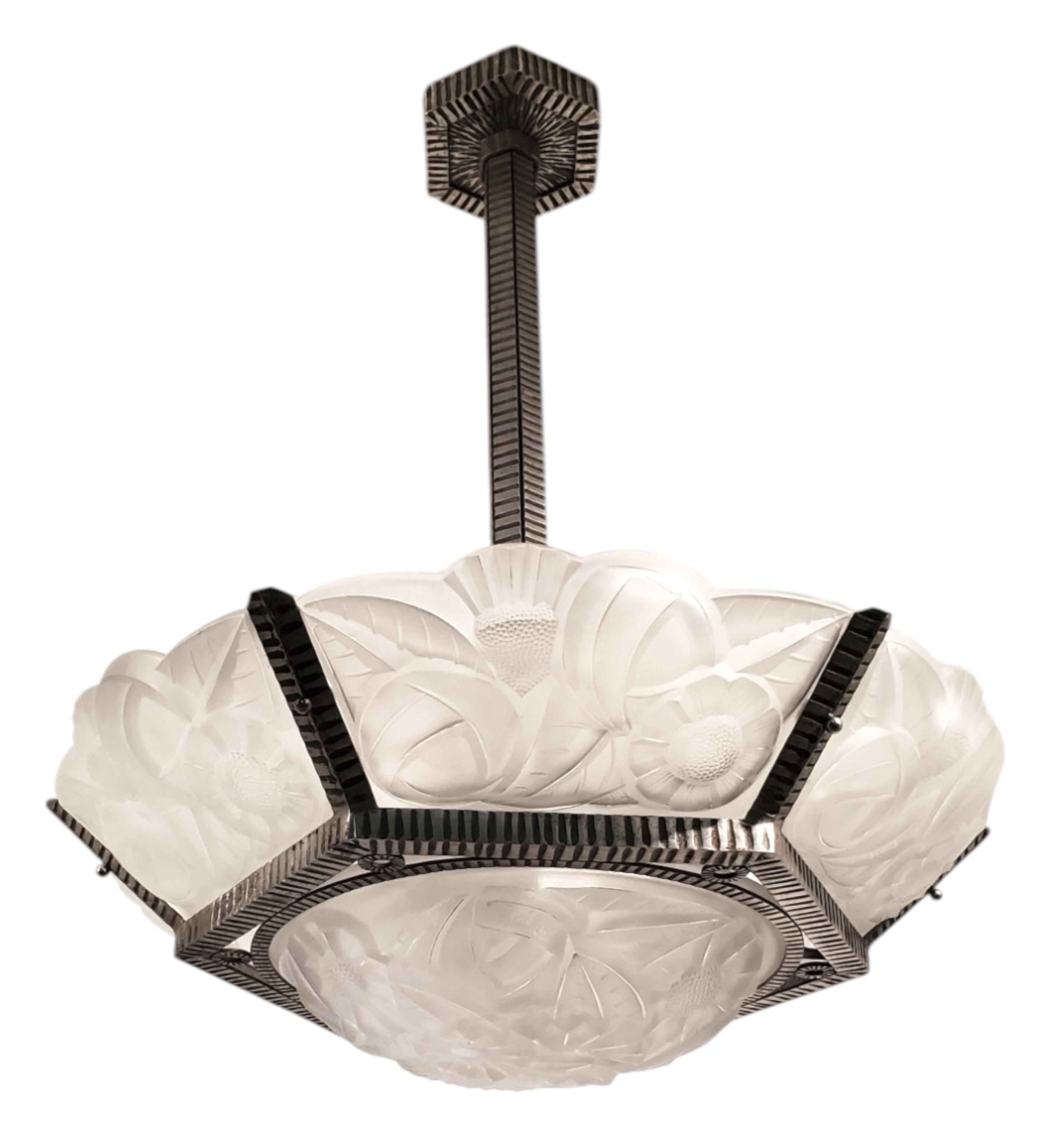 Paire de lustres signés Degué en verre d'art nickel à 6 panneaux, de style Art Déco en vente 8
