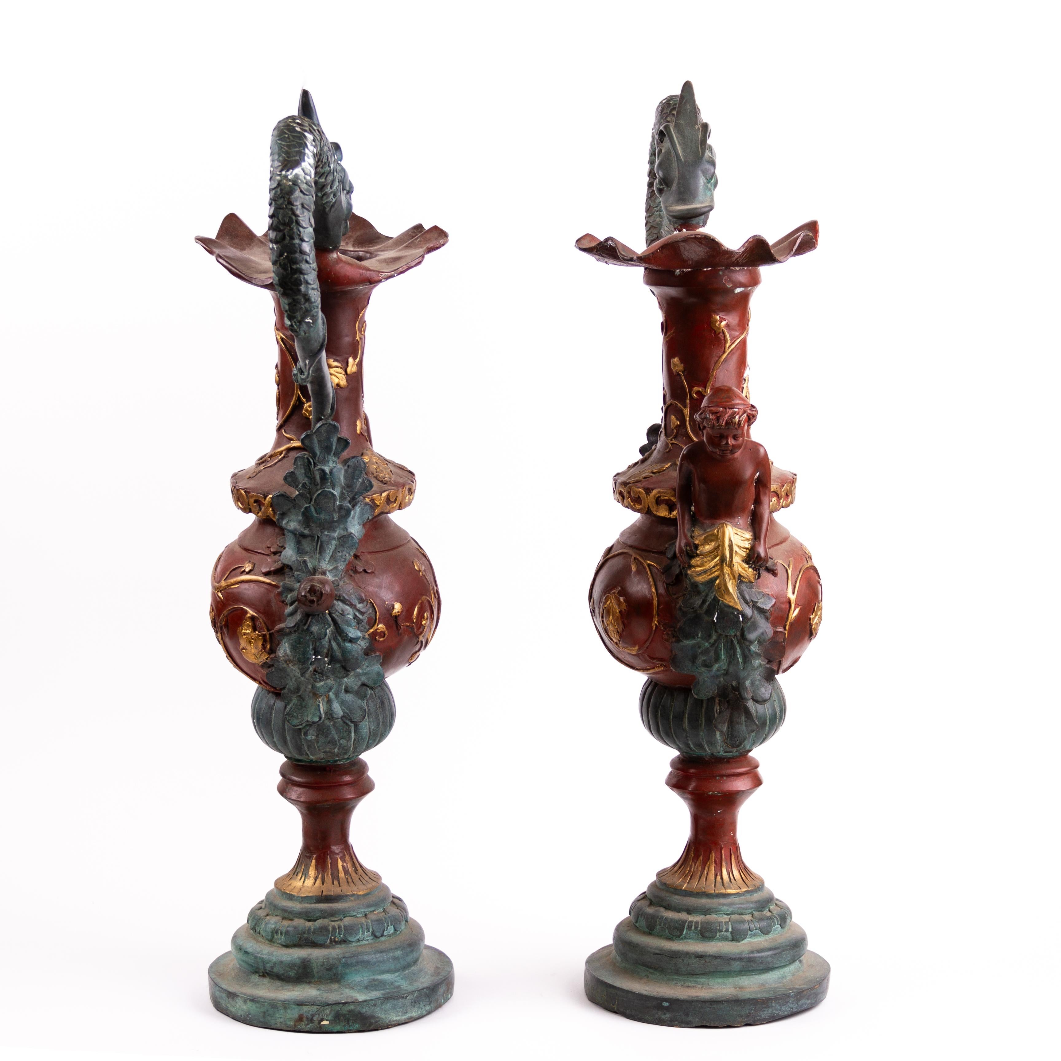 XIX secolo Coppia di grandi scope di bronzo figurate con manico di drago in stile Impero francese in vendita