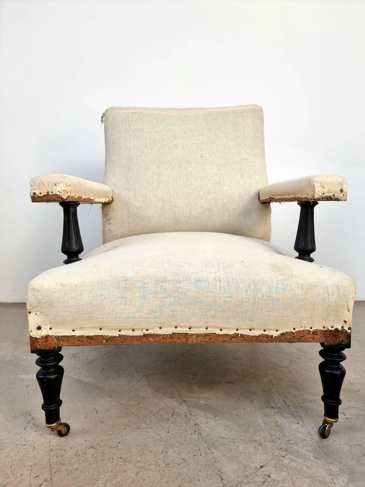 Pair of Large French Napoleon III Armchairs In Good Condition In Buchanan, NY