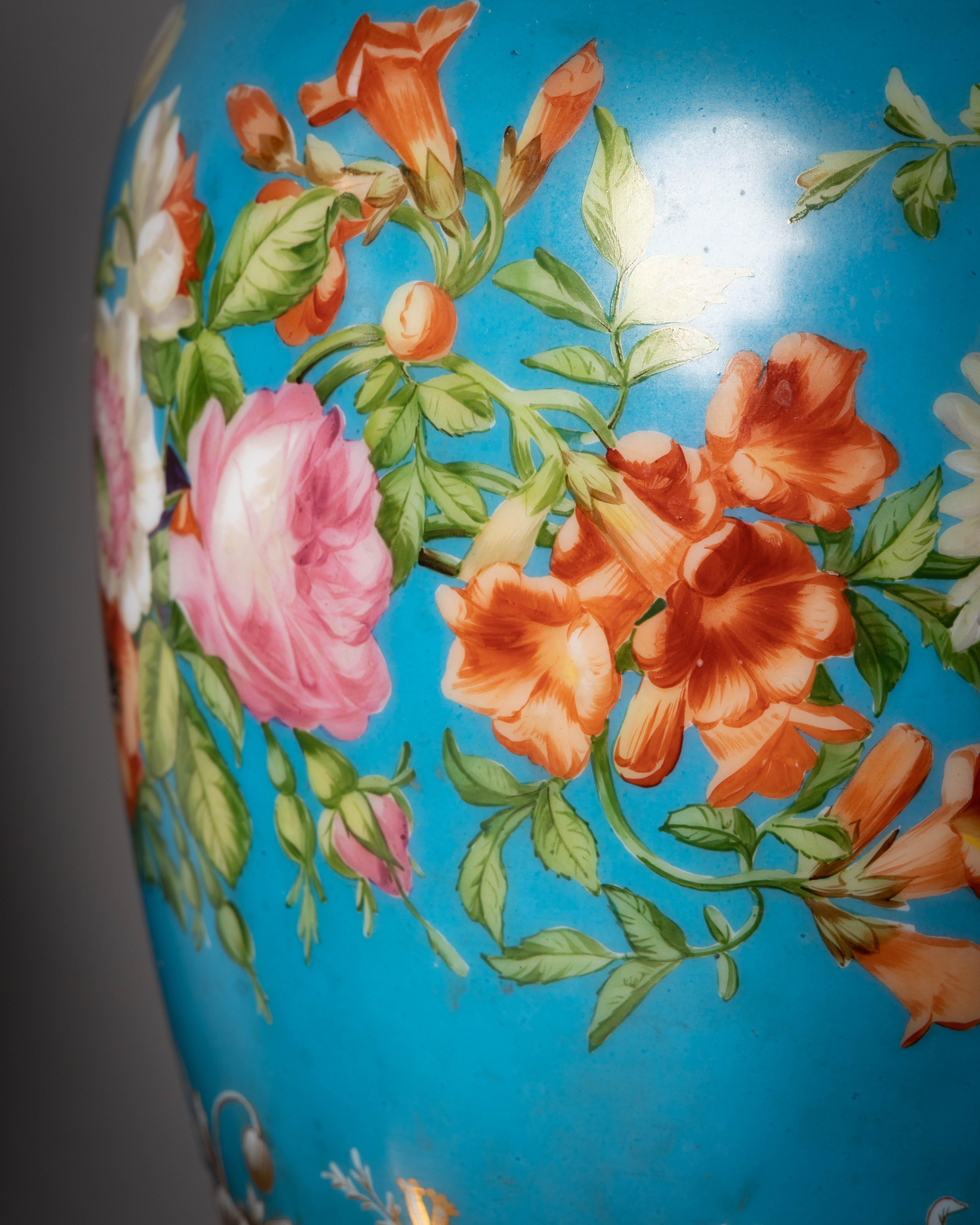 Pareja de grandes jarrones French Opaline, hacia 1830 en venta 1