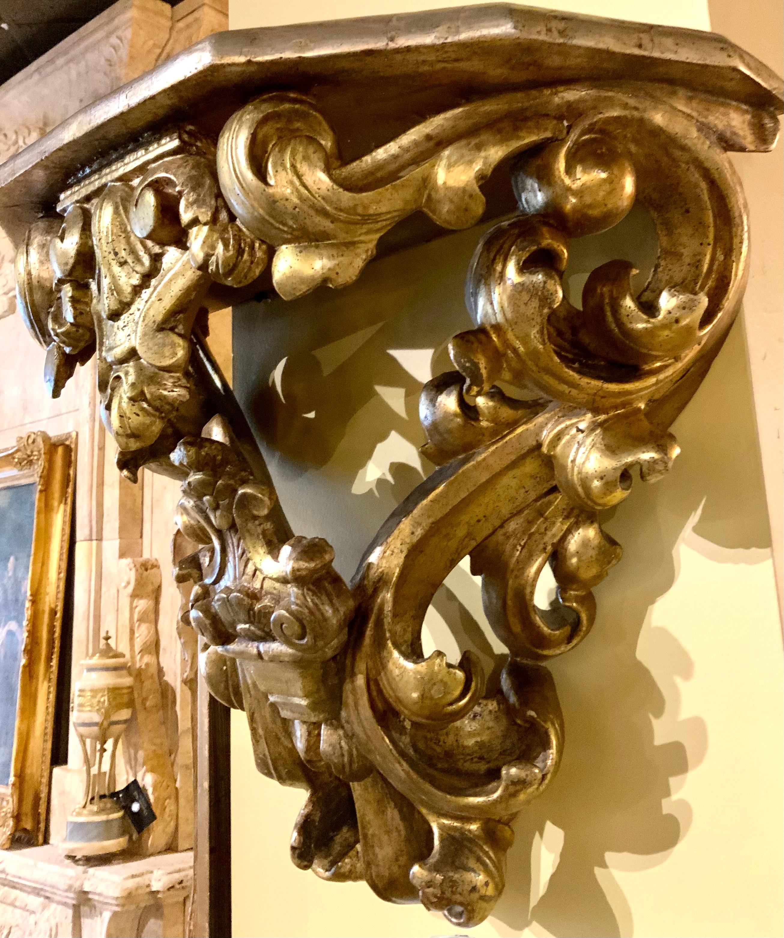 19th Century Pair of large French ornate giltwood wall brackets For Sale