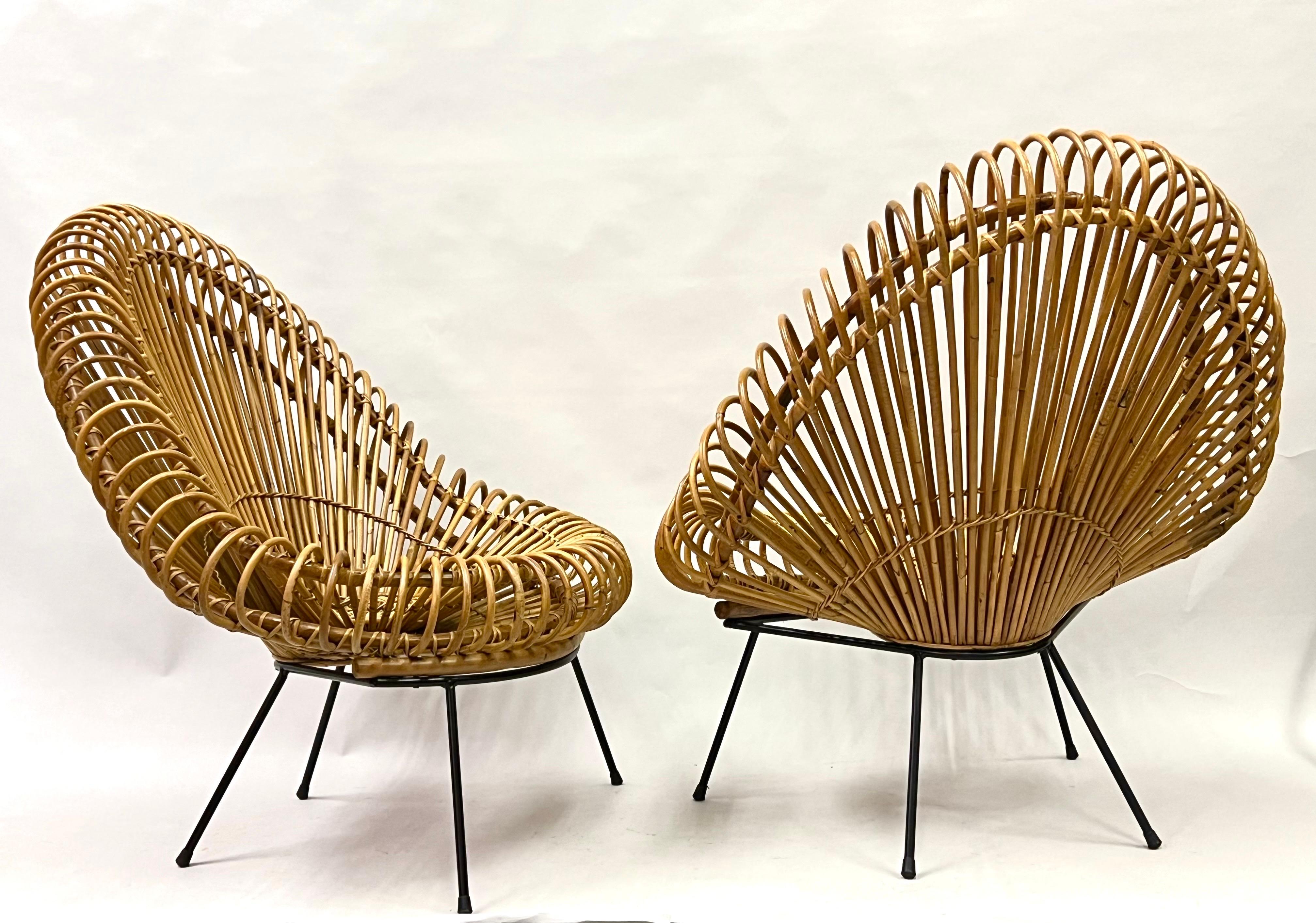 Paire de grandes chaises longues françaises en rotin par Janine Abraham et Dirk Jan Roi Bon état - En vente à New York, NY