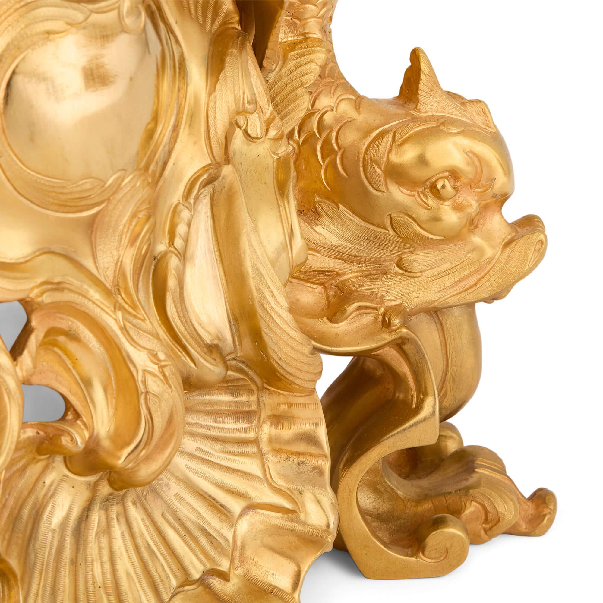 XX secolo Coppia di grandi candelabri in vetro e bronzo dorato in stile French Rococo in vendita
