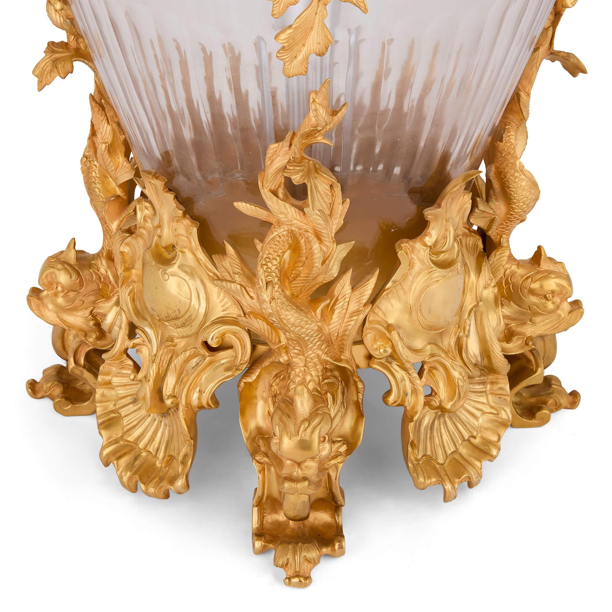 Vetro Coppia di grandi candelabri in vetro e bronzo dorato in stile French Rococo in vendita