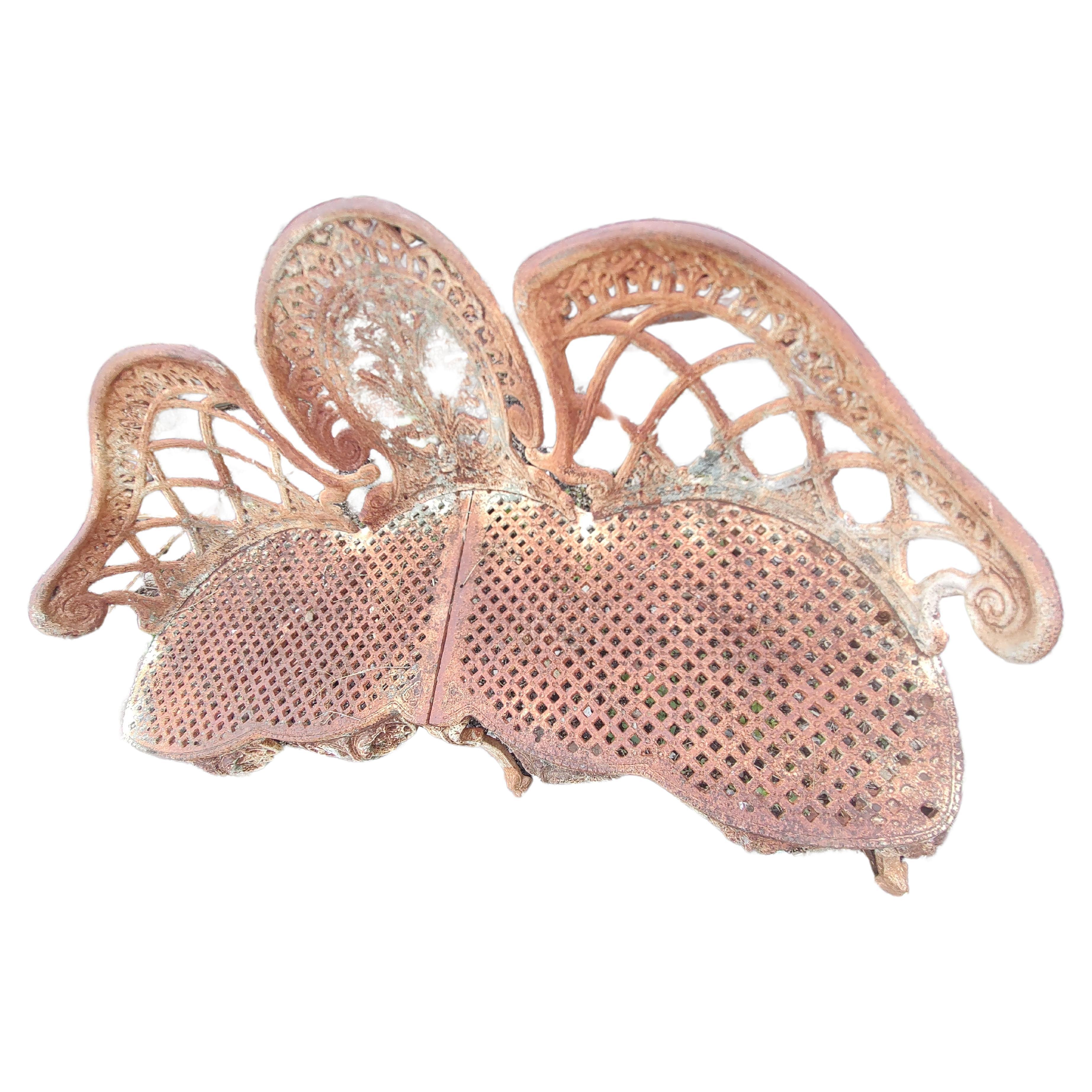 Inconnu Paire de grands bancs de jardin de style Art Nouveau de l'époque victorienne française en vente
