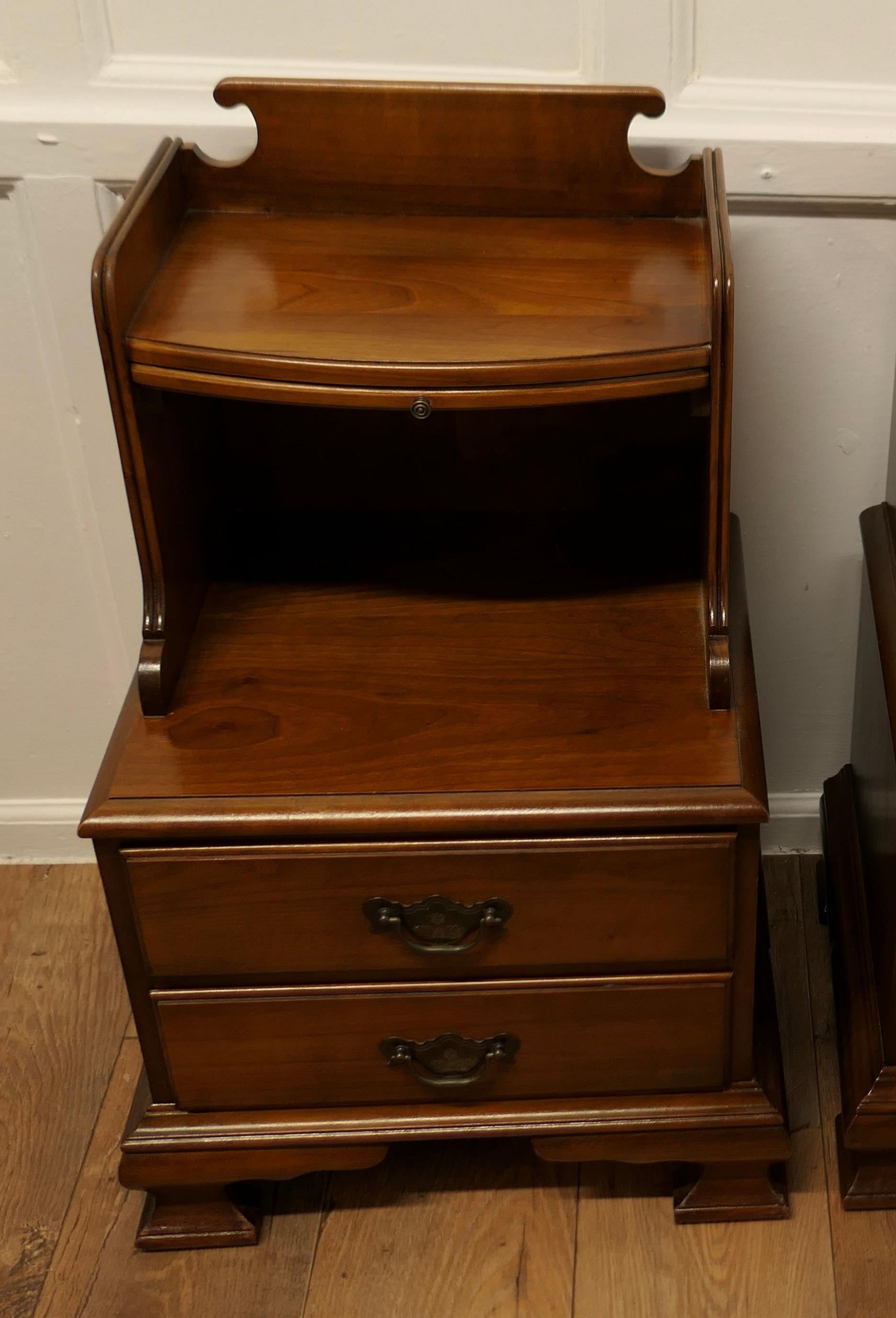 Pair of Large French Walnut Bedside Cabinets  In Good Condition For Sale In Chillerton, Isle of Wight