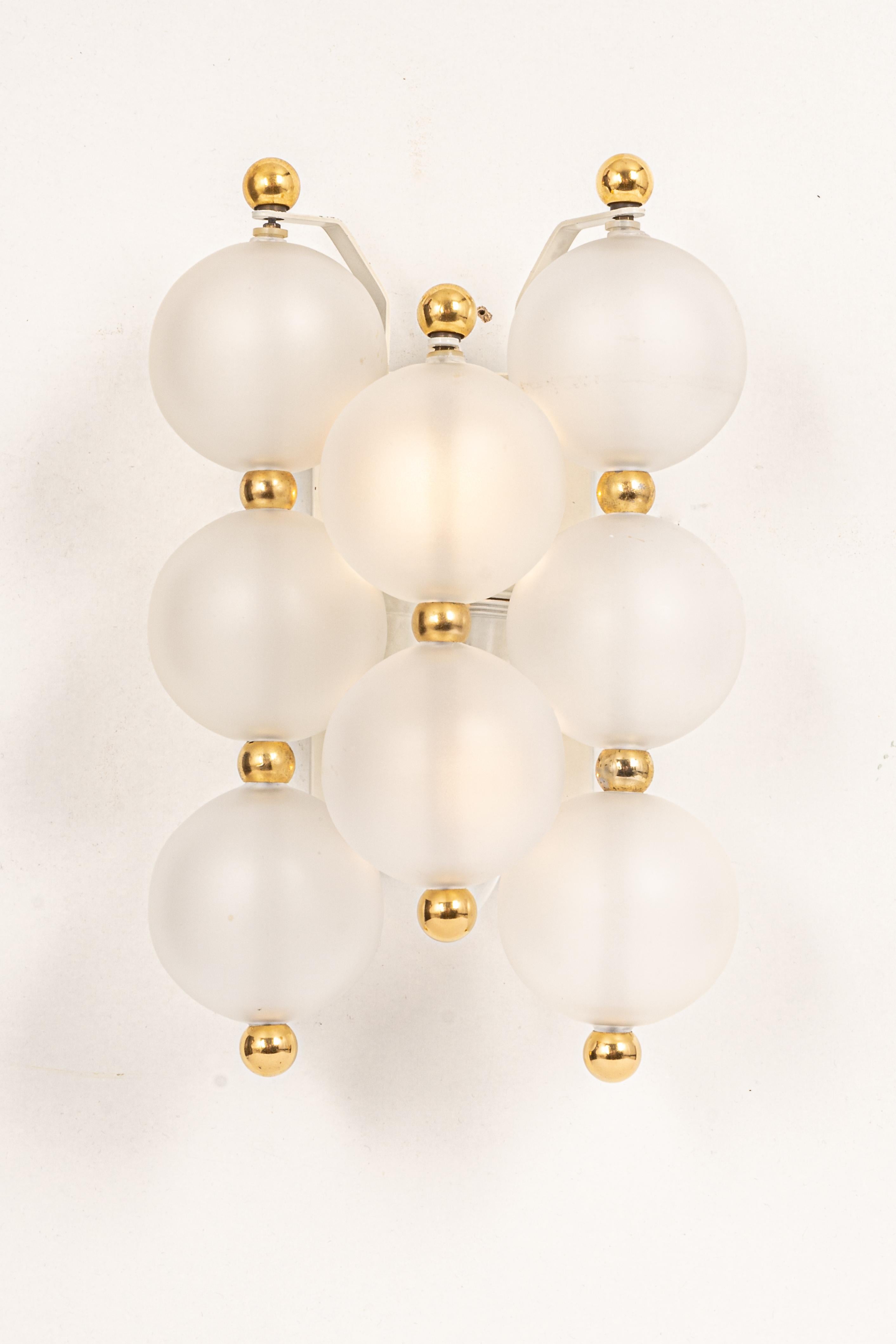 Pair of Large Frosted Glass Wall Light by Kinkeldey, Germany, 1970s en Bueno estado para la venta en Aachen, NRW
