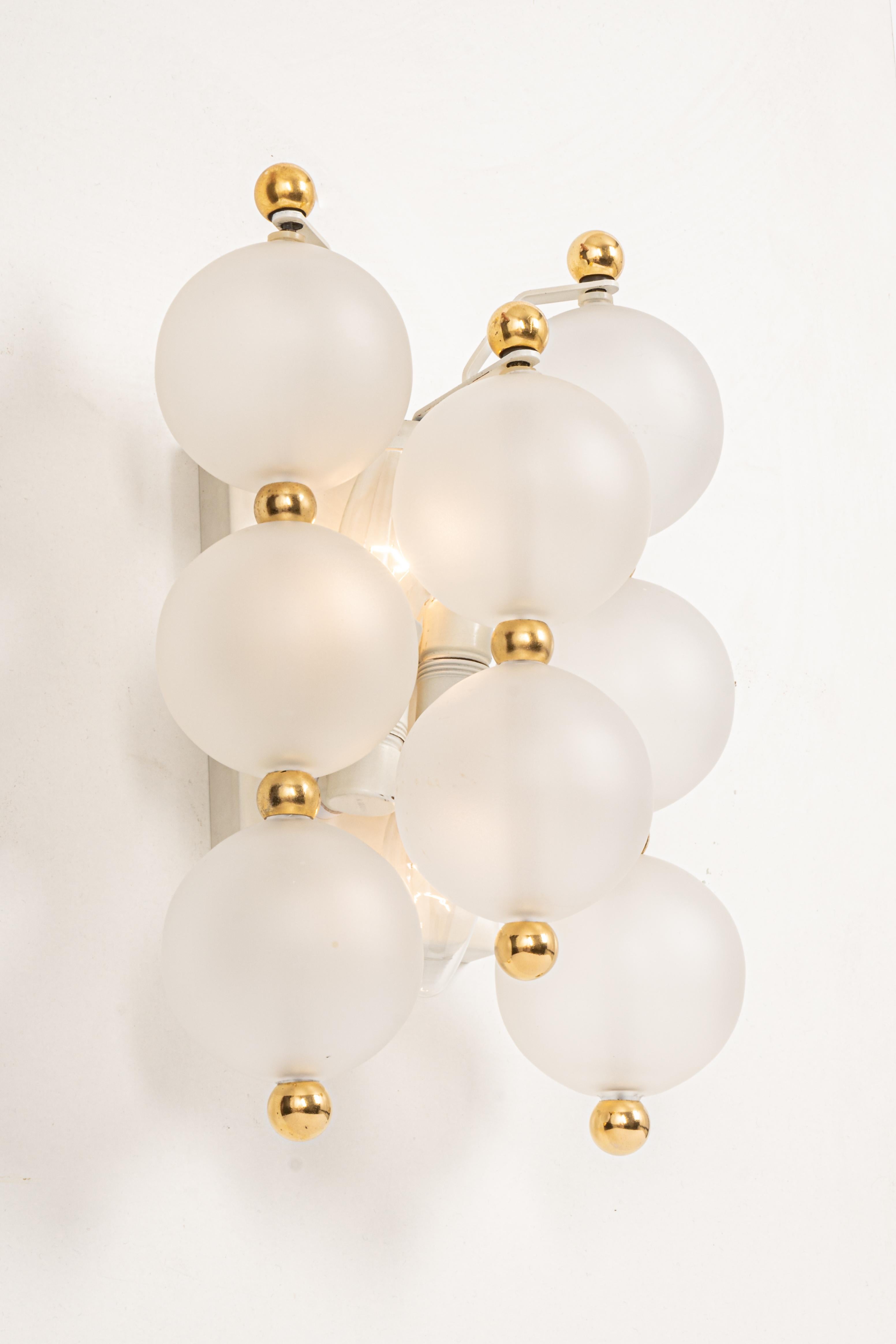 Pair of Large Frosted Glass Wall Light by Kinkeldey, Germany, 1970s finales del siglo XX en venta
