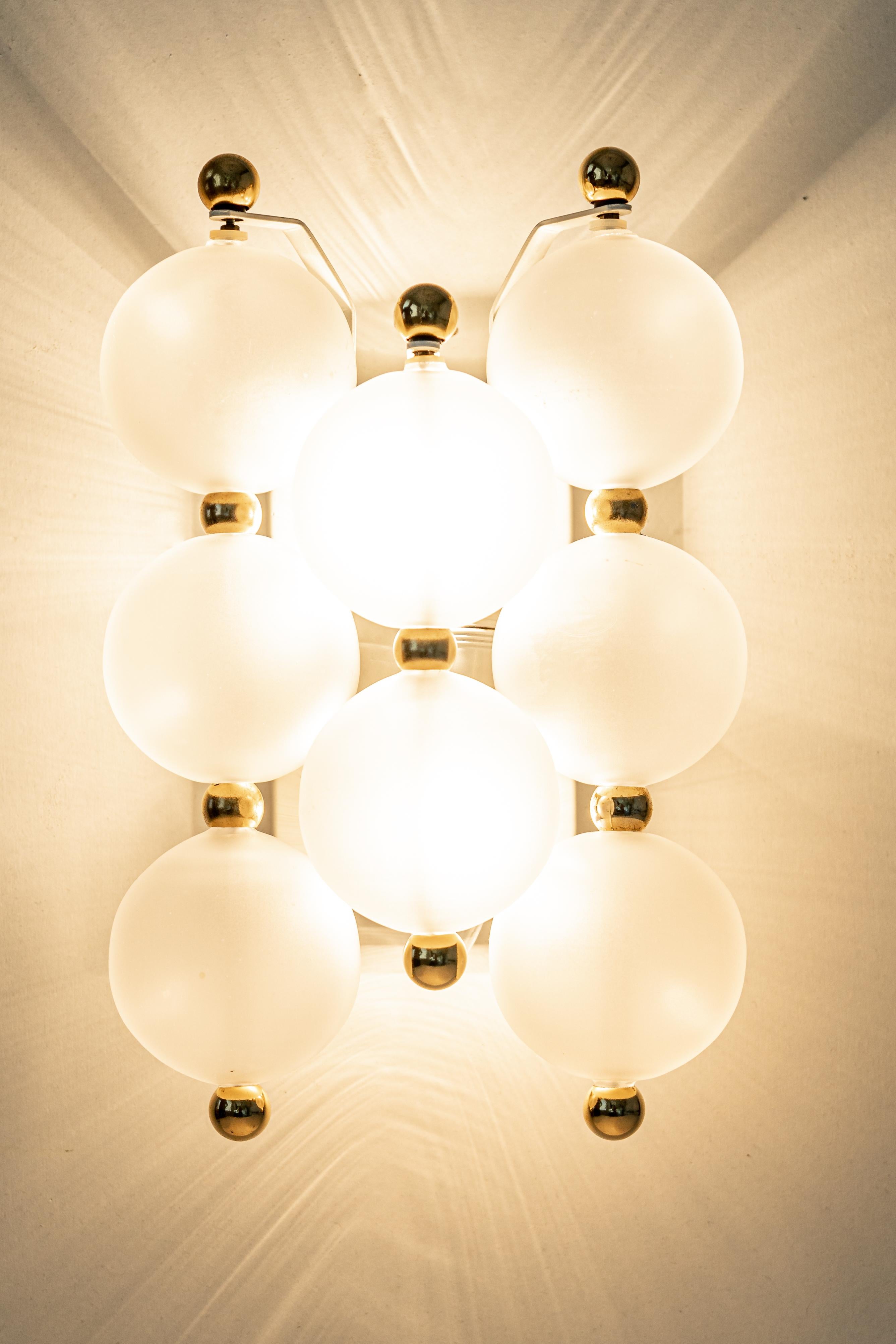 Pair of Large Frosted Glass Wall Light by Kinkeldey, Germany, 1970s en venta 1