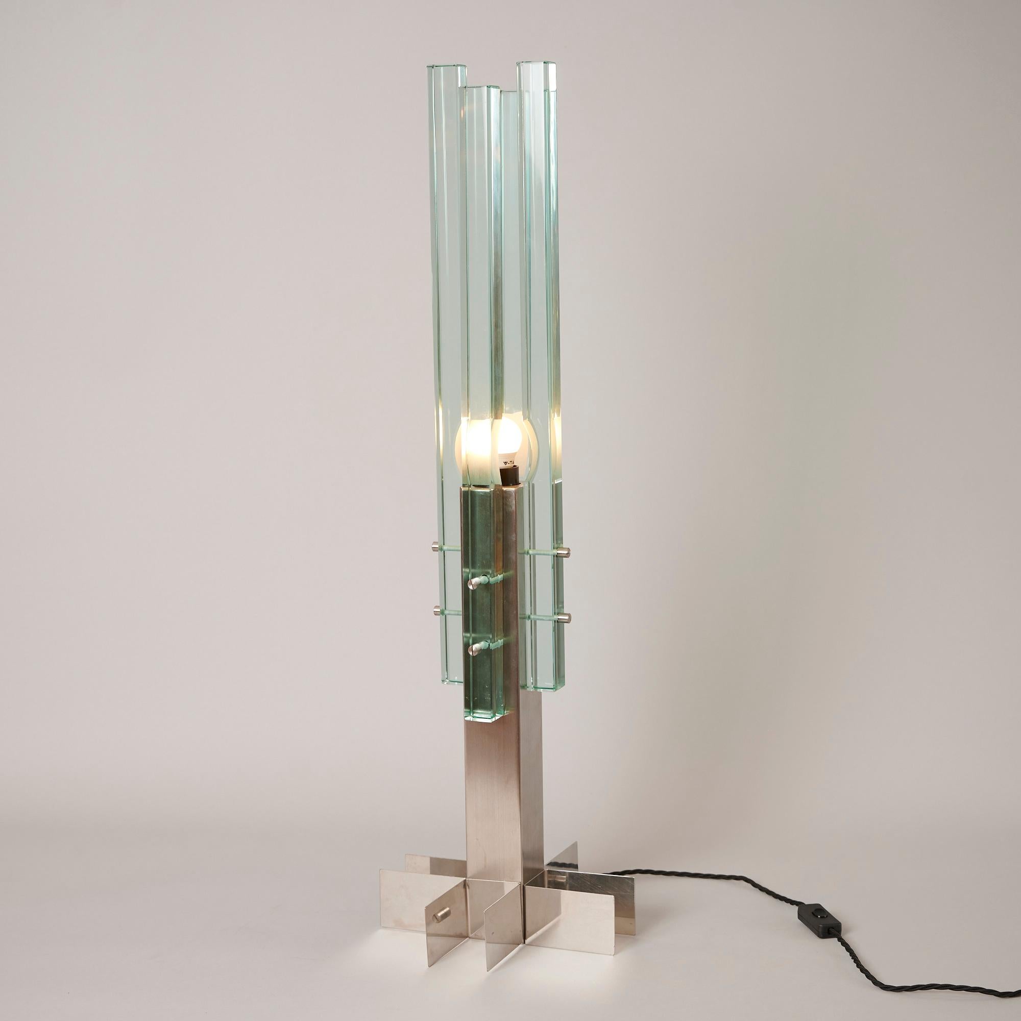 Italiano Coppia di grandi lampade da tavolo minimaliste Gallotti & Radice, Italia, 1965 ca. in vendita