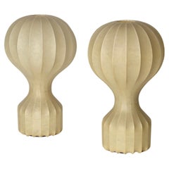 Paire de grandes lampes de table Gatto beige cocon de Castiglioni pour Flos, Italie, années 1960
