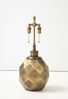 Paire de grandes lampes géodésiques en laiton antique par Chapman.