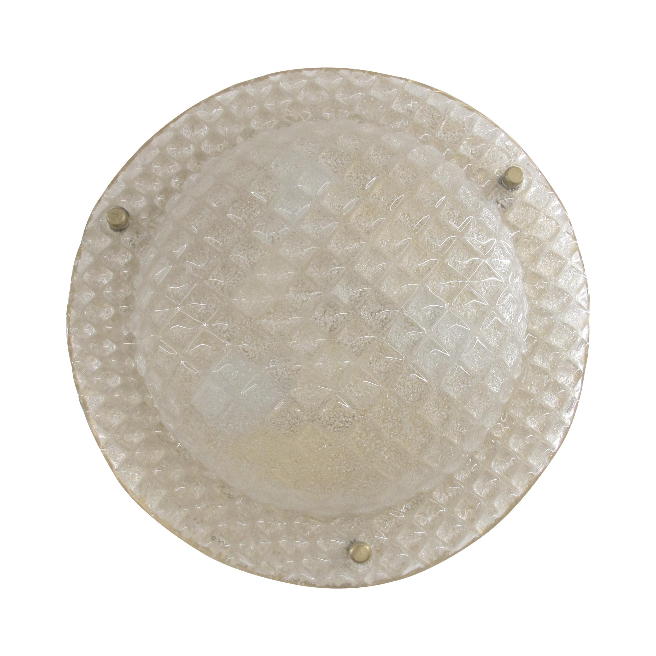 Ein Paar große deutsche Wand- oder Deckenleuchten aus Glas und Messing, 1970er Jahre (Deutsch) im Angebot