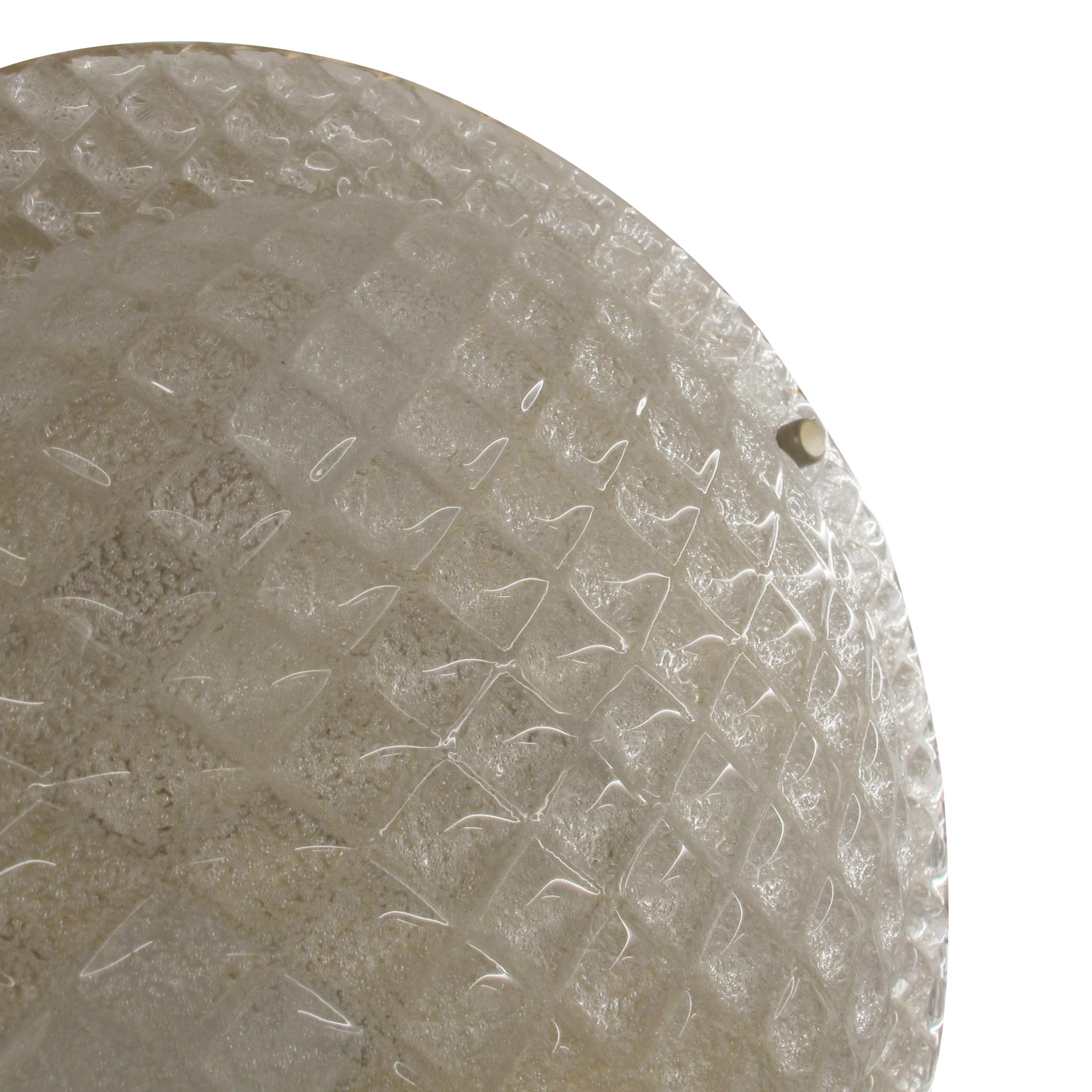 Ein Paar große deutsche Wand- oder Deckenleuchten aus Glas und Messing, 1970er Jahre im Angebot 1