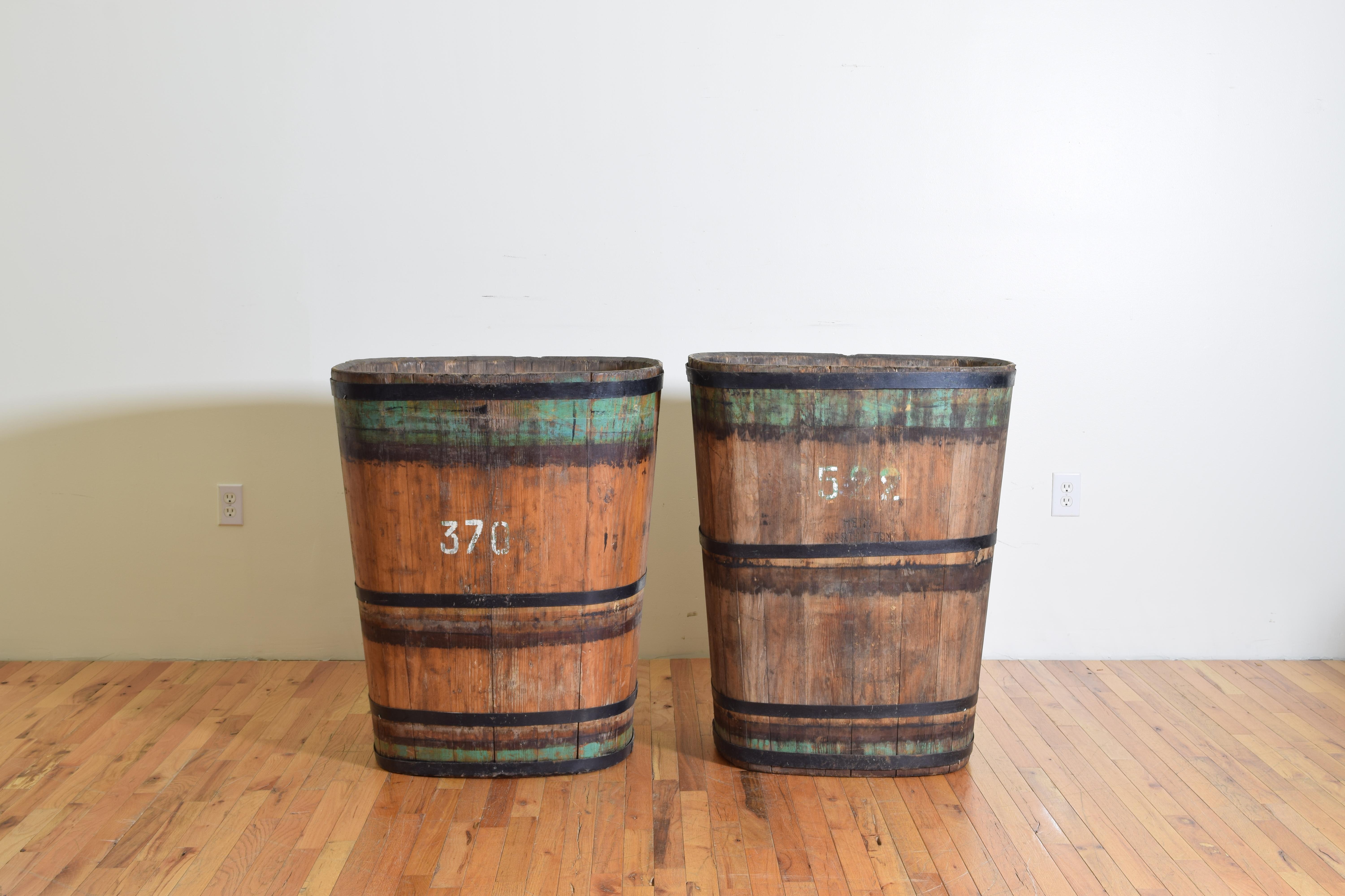 Pair of Large German Vineyard Buckets, Westhalten, 1st quarter 20th century In Good Condition In Atlanta, GA