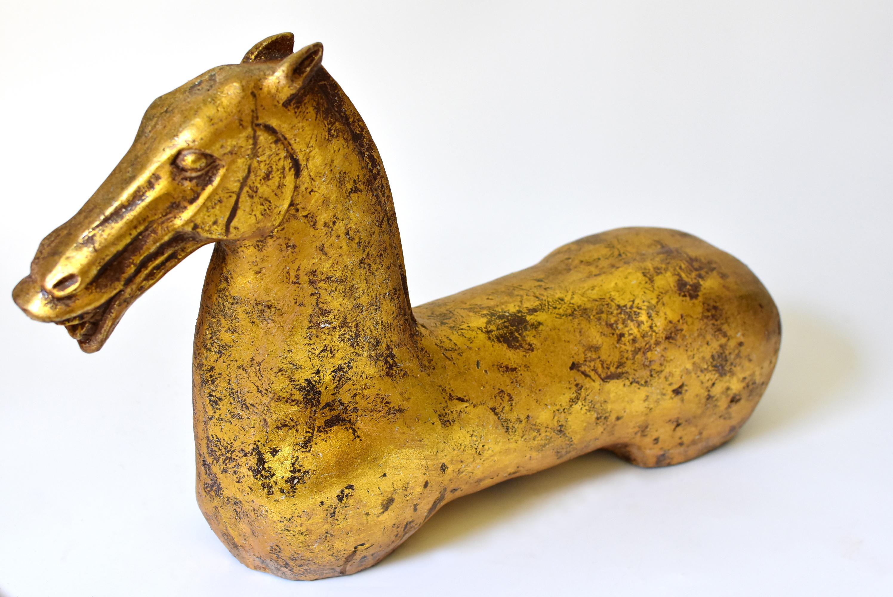 Pareja de grandes bustos de caballos de hierro dorado en venta 2