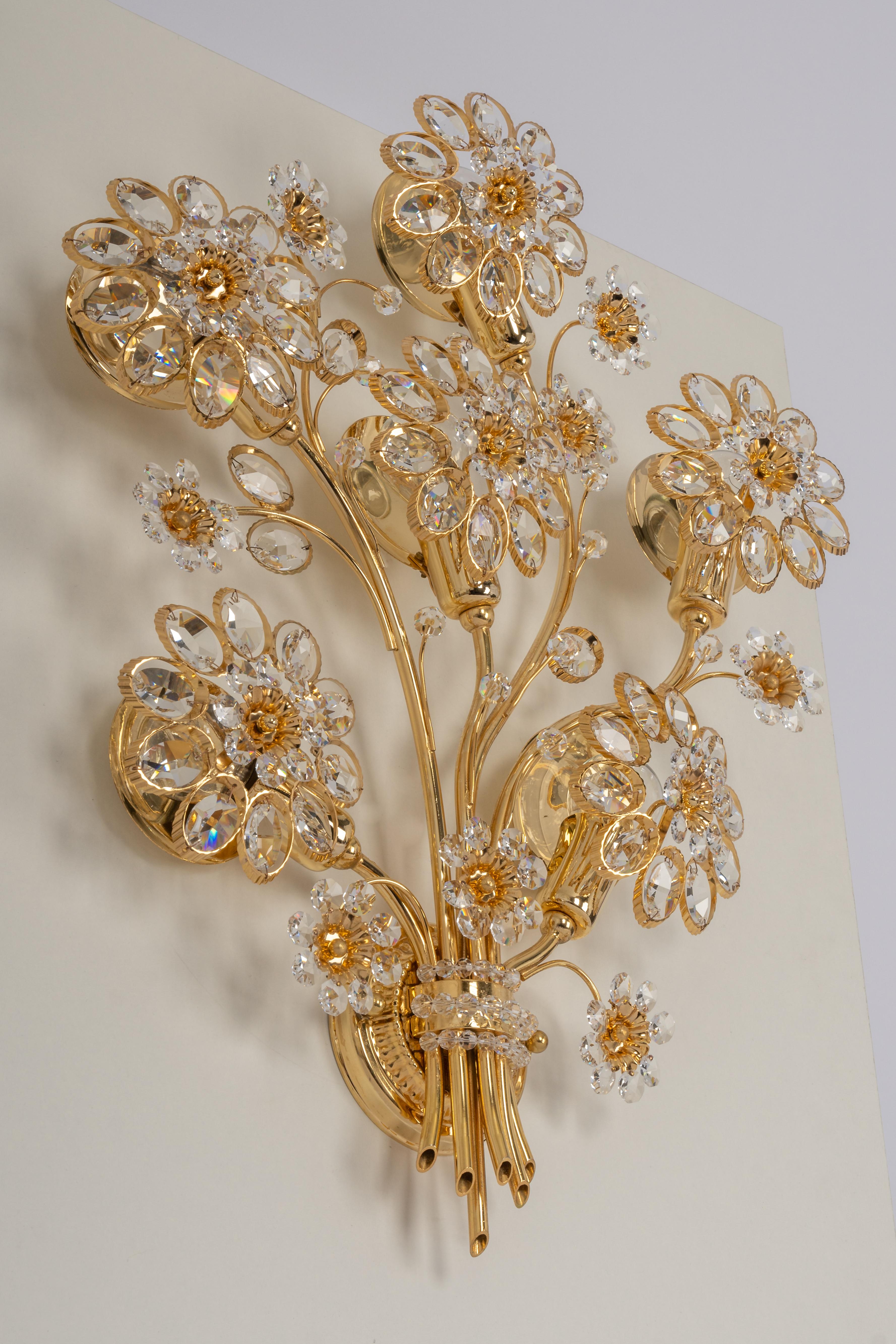 Mid-Century Modern Paire de grandes lampes murales en forme de fleur en laiton doré par Palwa, Allemagne, années 1970 en vente