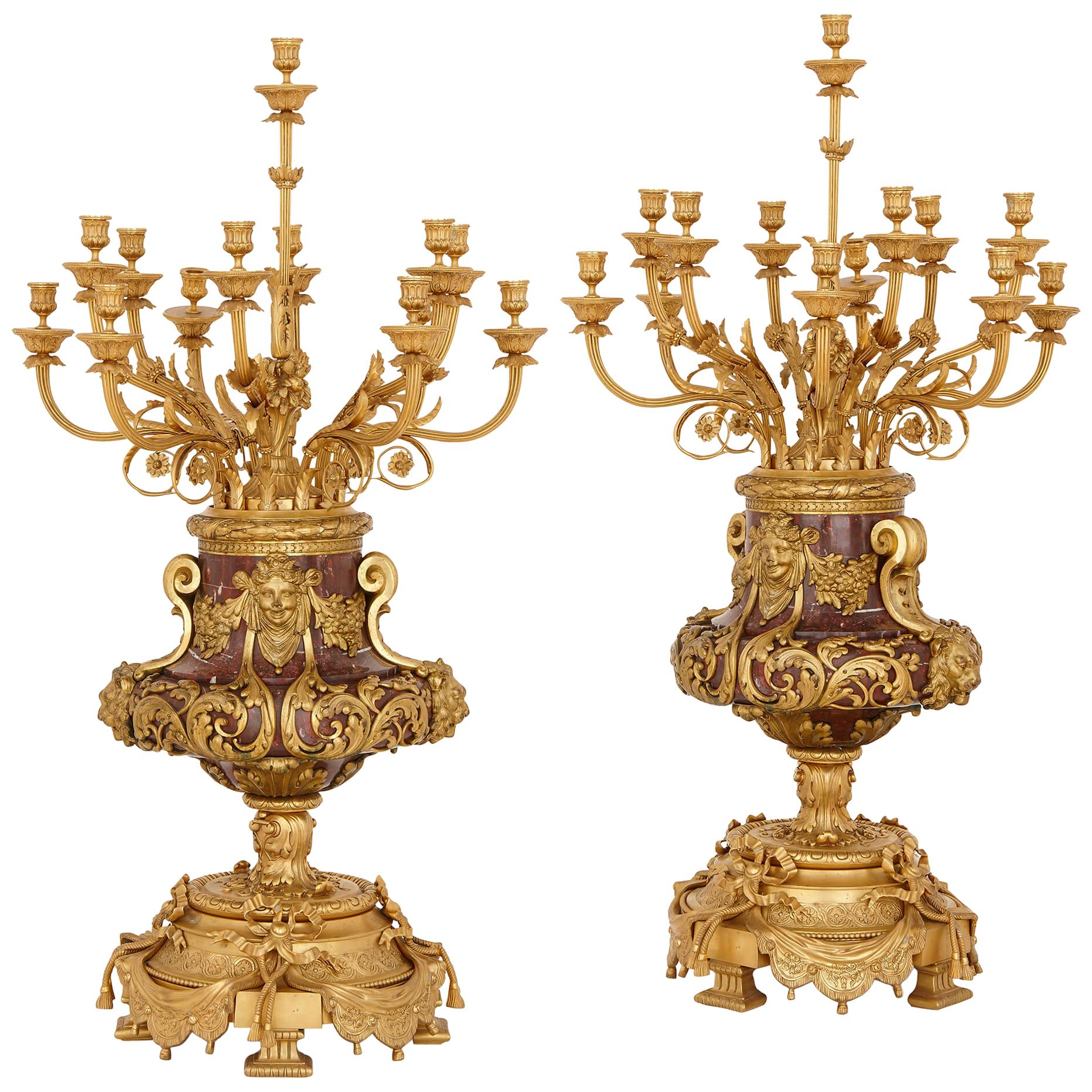 Paire de grands candélabres en bronze doré et marbre en vente