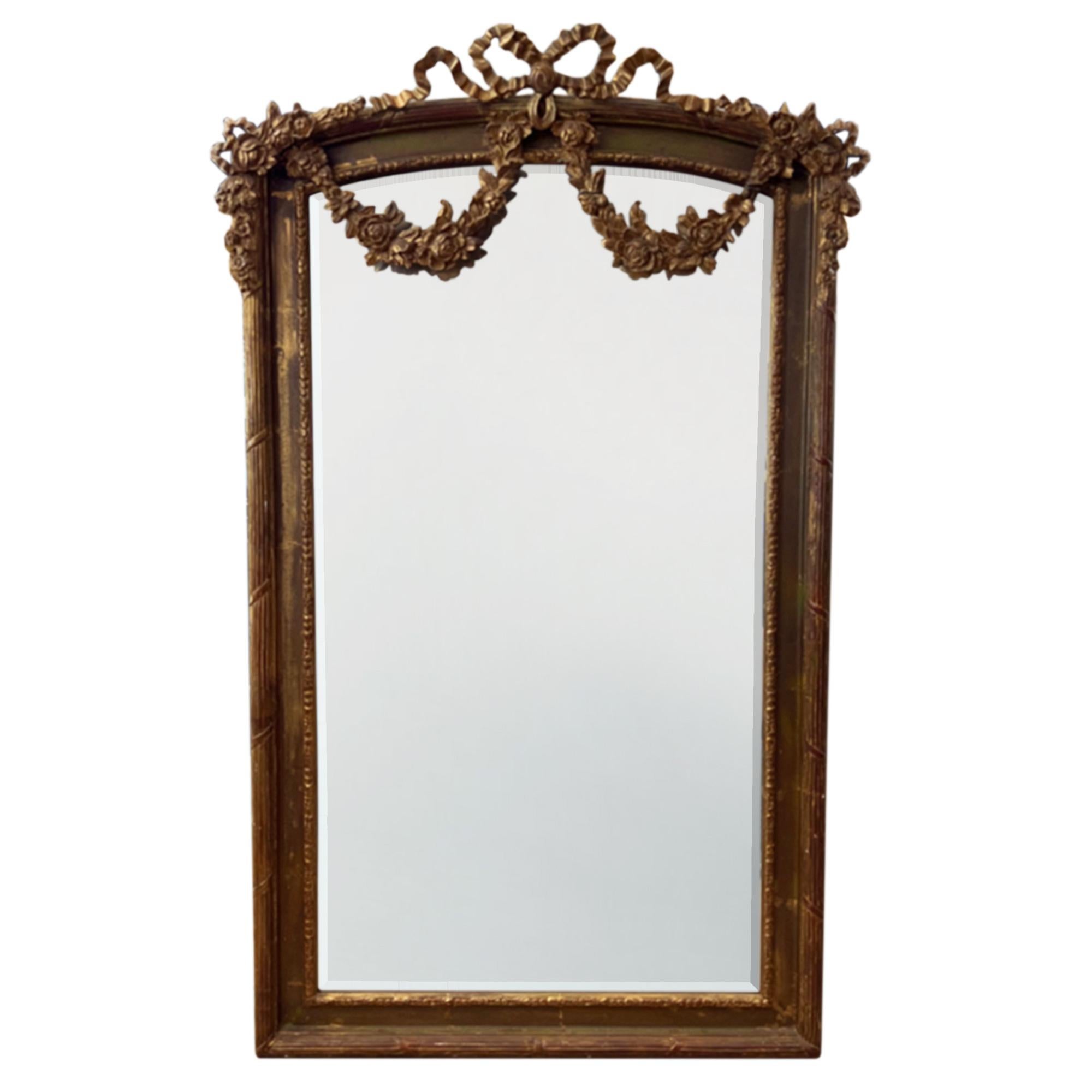 Zwei große Spiegel aus Giltwood mit geschnitzten Holzblättern und Blumen, CIRCA 1900 (Neurokoko) im Angebot