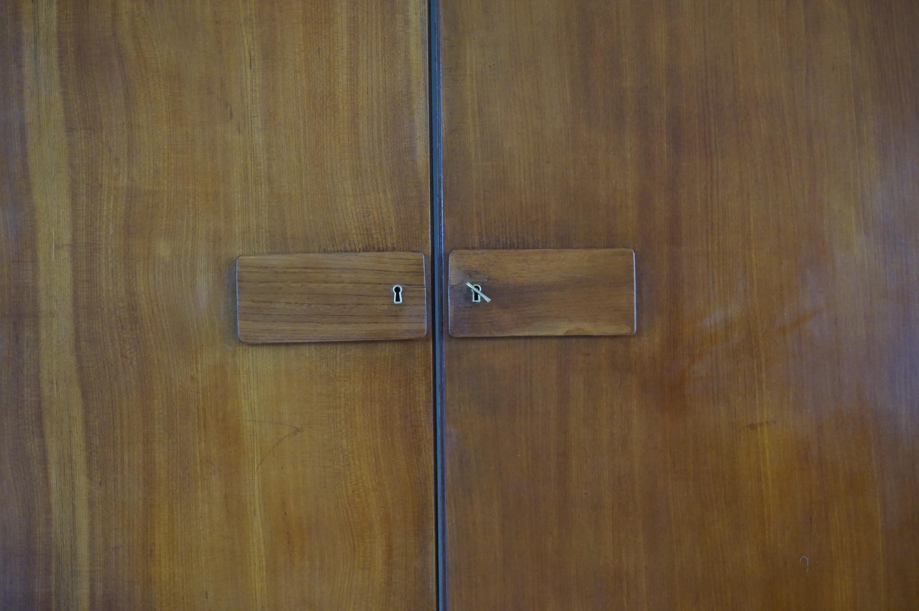 Ein Paar große Gio Ponti-Krüge  Kleiderschranktüren aus dem Hotel Royal, Neapel, 1955 im Zustand „Gut“ im Angebot in Rome, IT