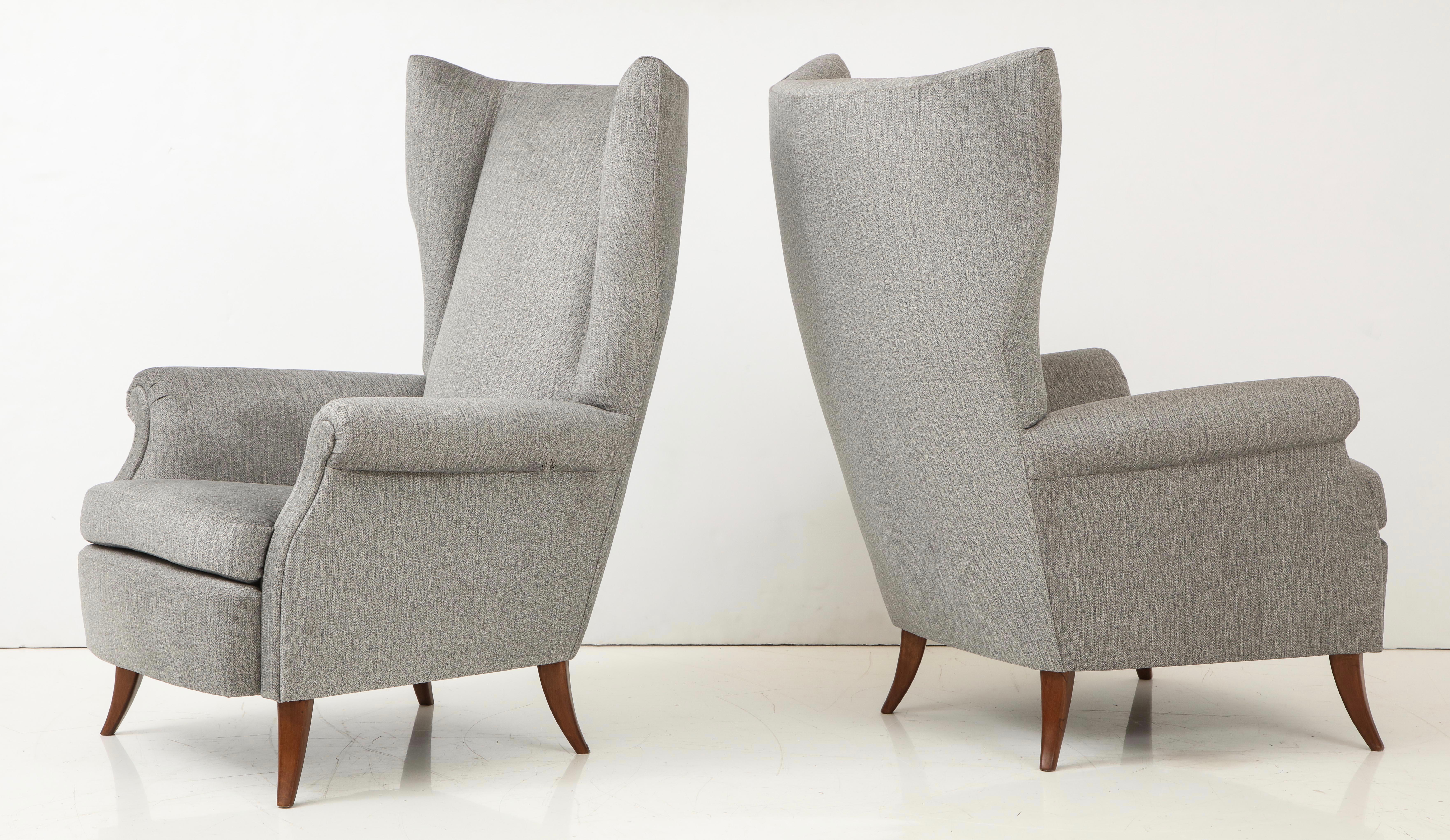 Mid-Century Modern Pair of Large Gio Ponti Style Midcentury Gray Italian Lounge Chairs