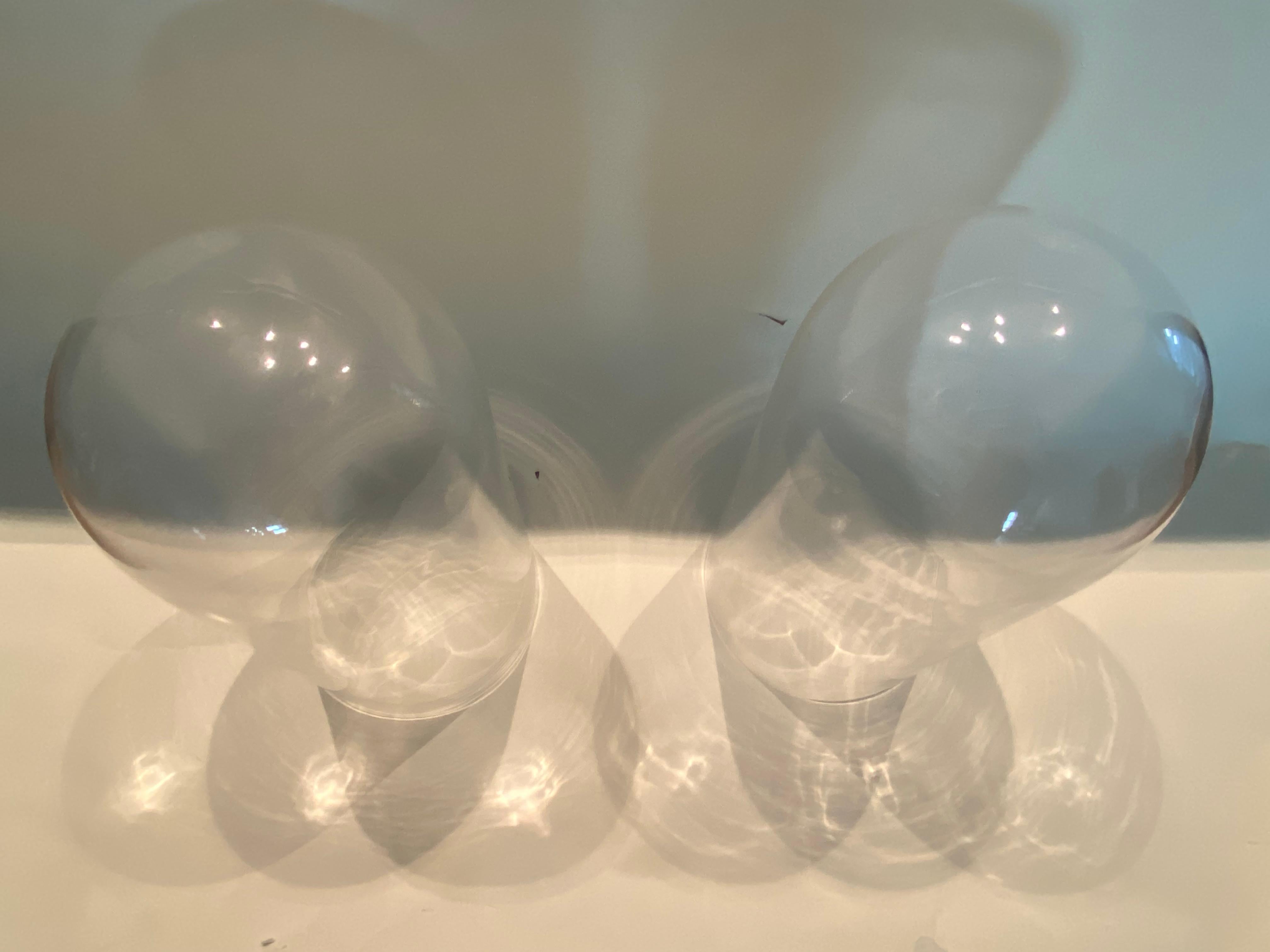 Paar große Display-Kuppeln aus klarem Glas (amerikanisch) im Angebot