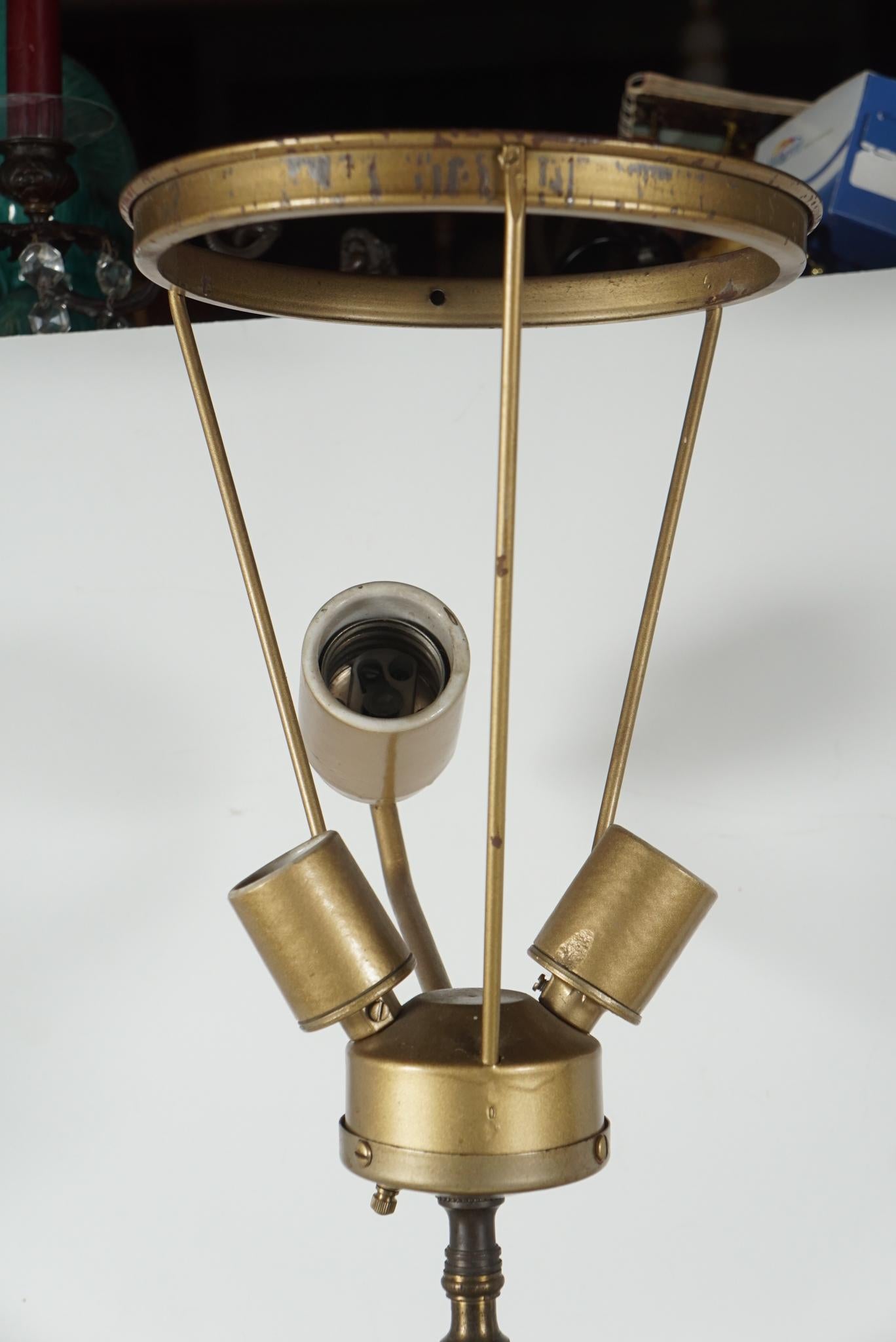 Vernissé Paire de grandes lampes en céramique émaillée de James Mont en vente