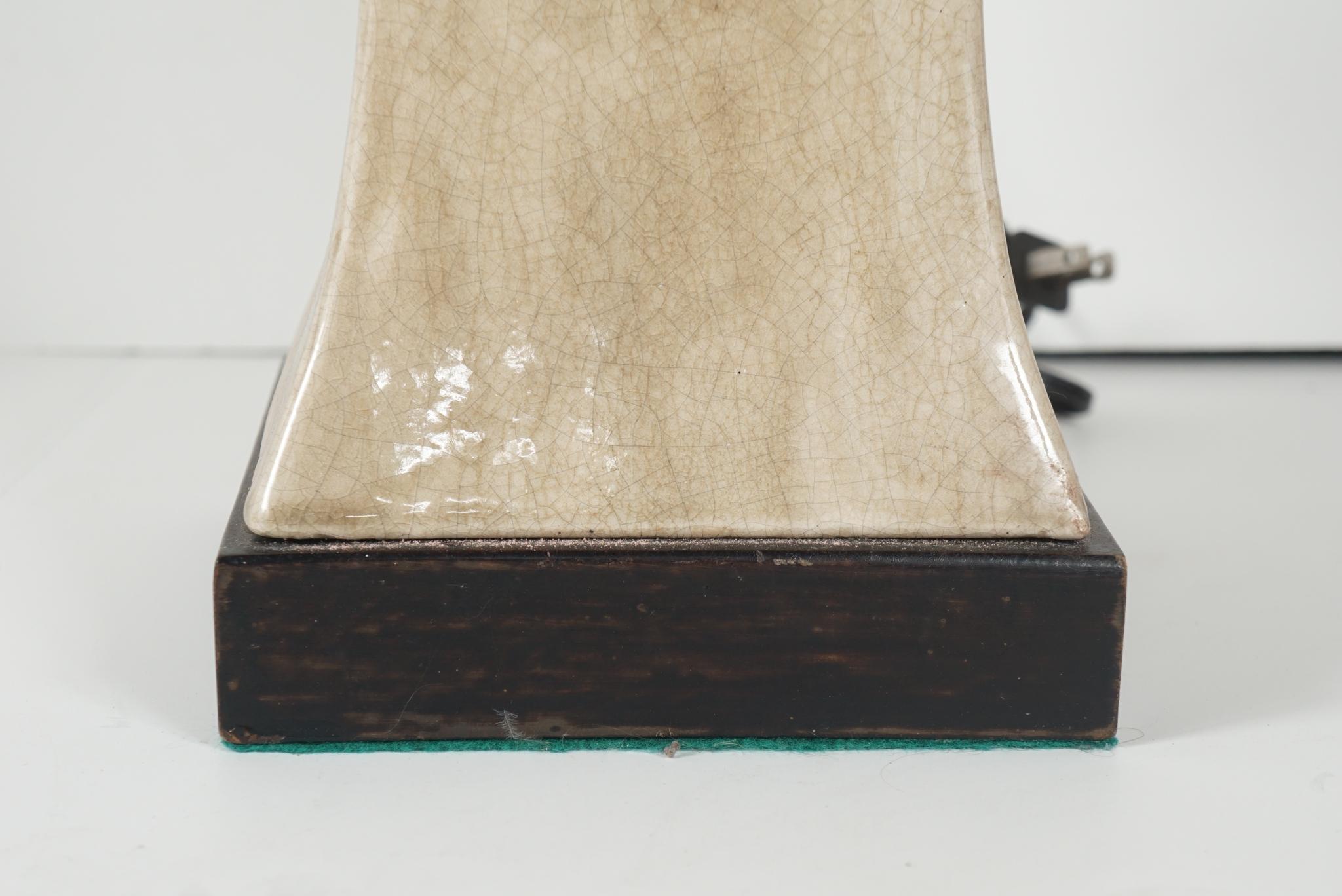 Céramique Paire de grandes lampes en céramique émaillée de James Mont en vente