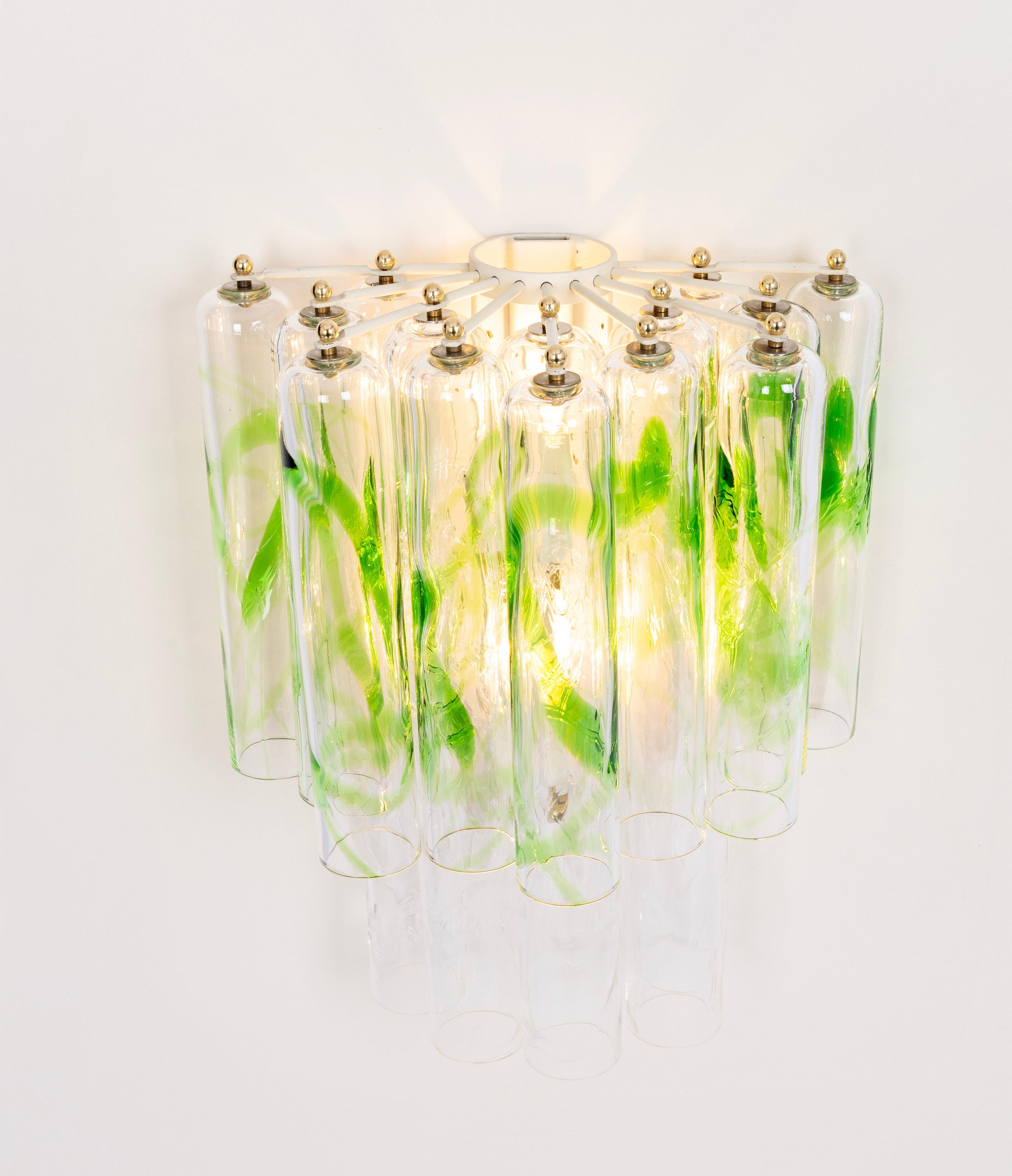 Mid-Century Modern Paire de grandes appliques en verre de Murano vert par Mazzega, Italie, années 1970 en vente