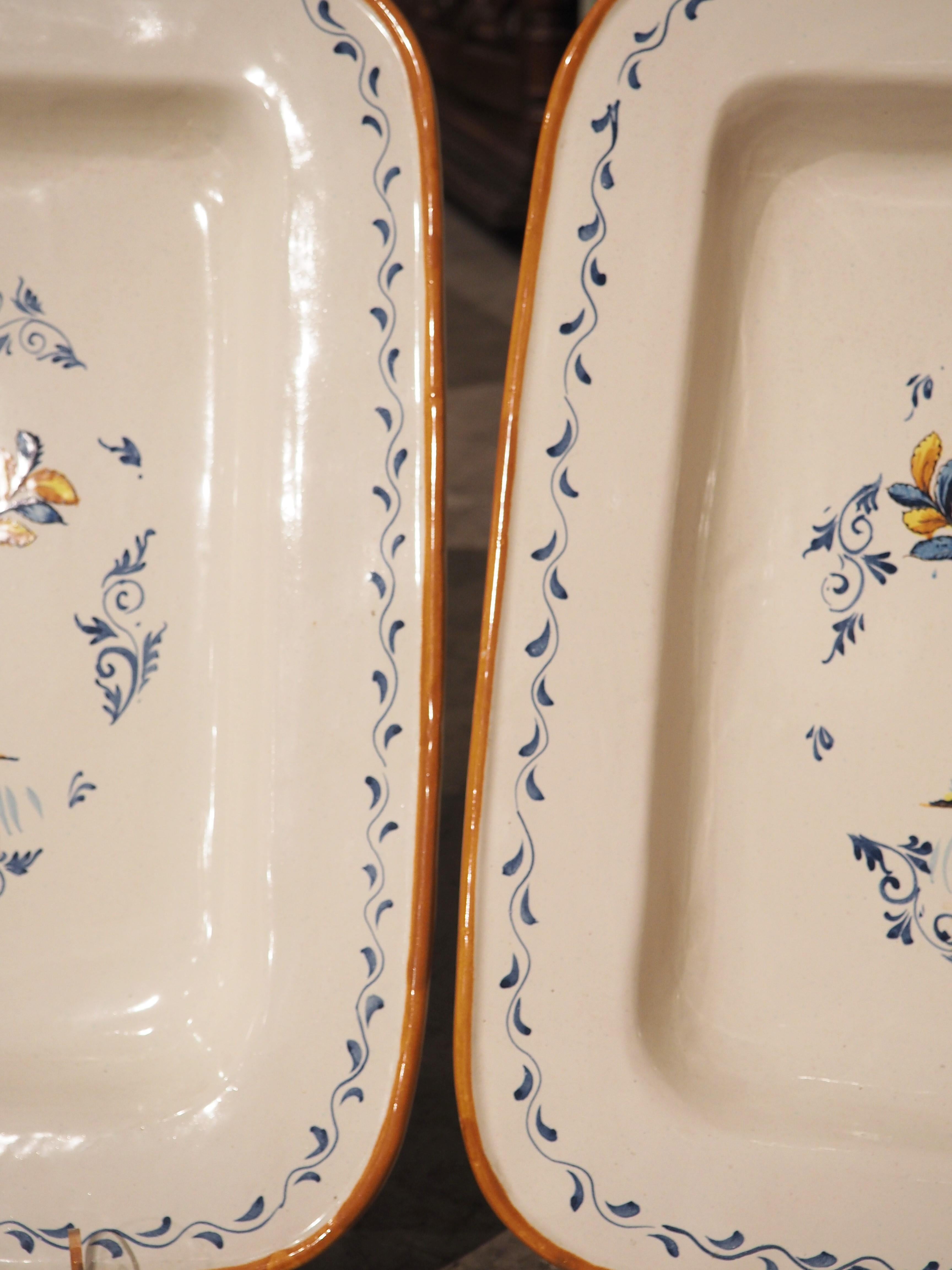 Pair of Large Hand Painted Ceramic Square Platters from Italy For Sale 4