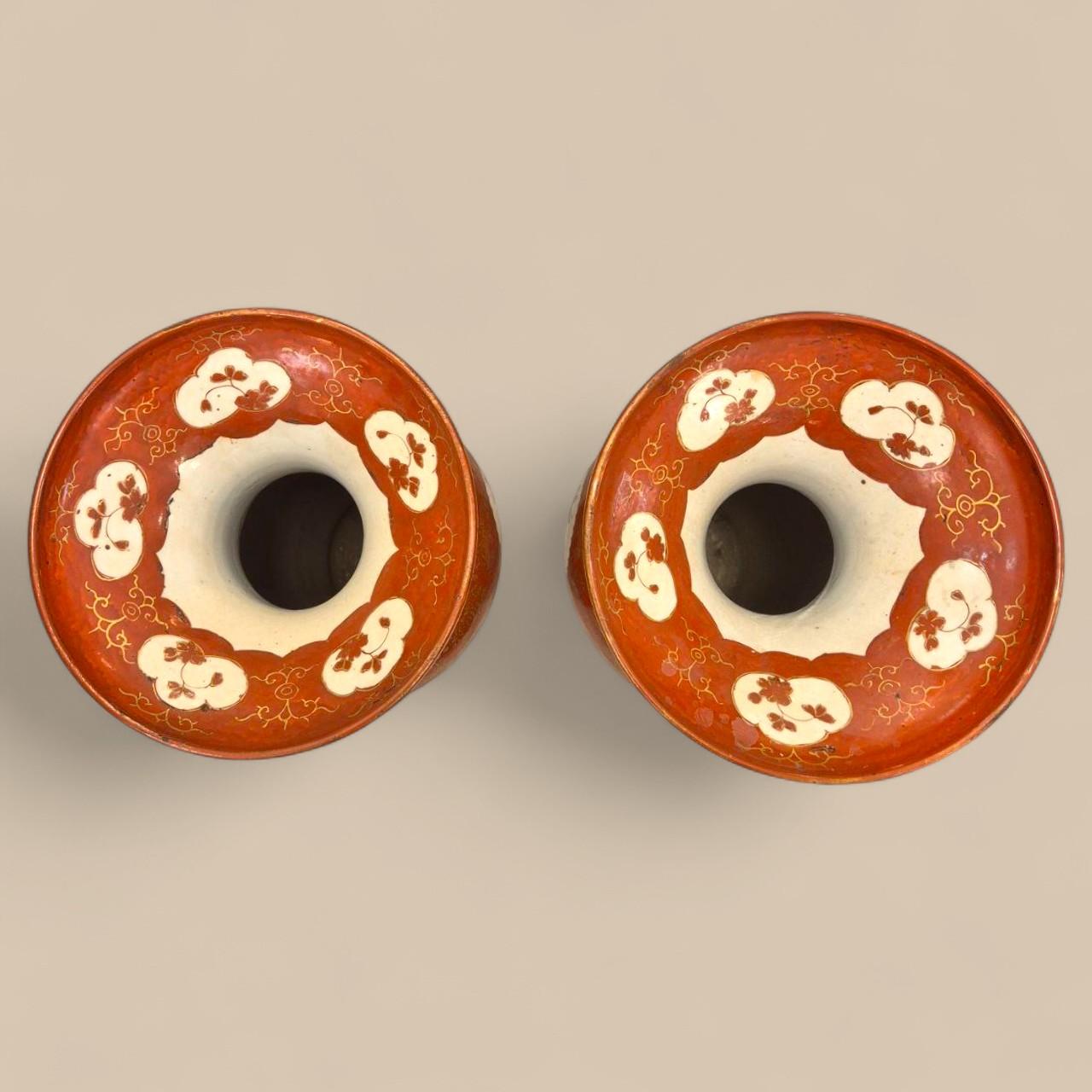 Pair of Large Hand-Painted Enameled Porcelain Vases, Japan, Meiji, 19th Century For Sale 5
