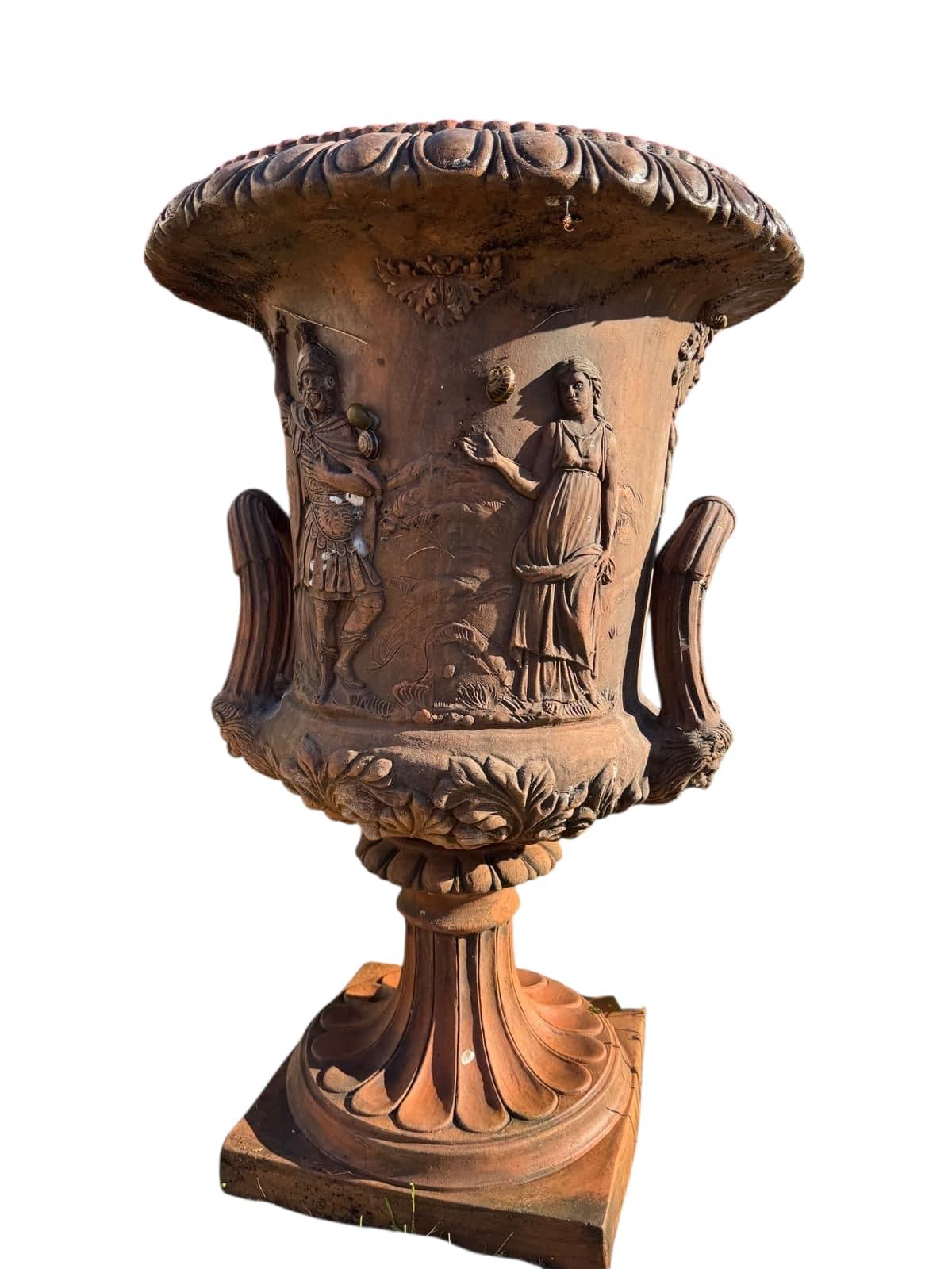 Coppia di grandi urne medicee artigianali in terracotta toscana di Impruneta, Italia In condizioni buone in vendita a Madrid, ES