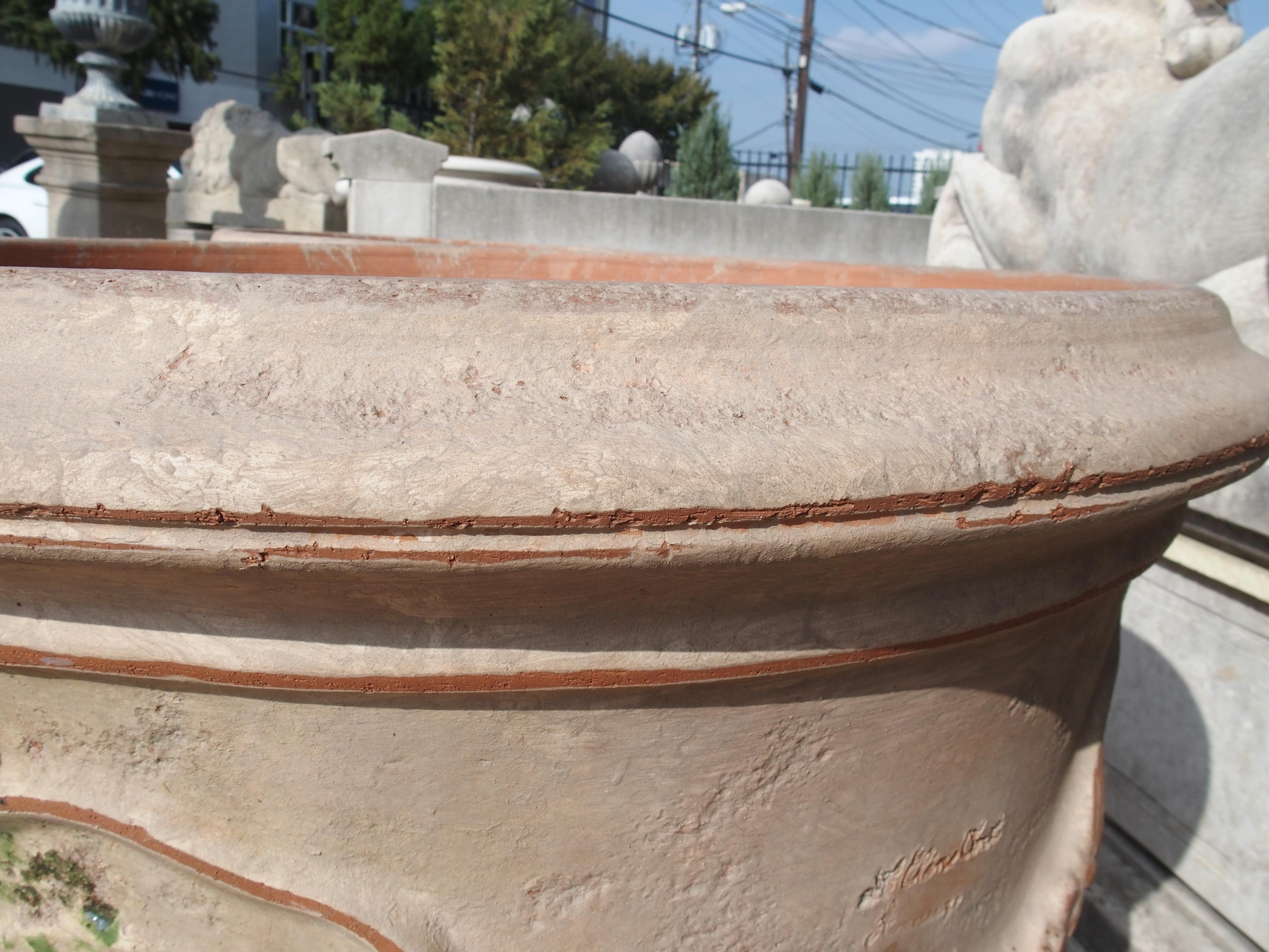 Paar große handgefertigte antike Terrakotta-Pflanzgefäße aus Anduze, Frankreich im Angebot 7