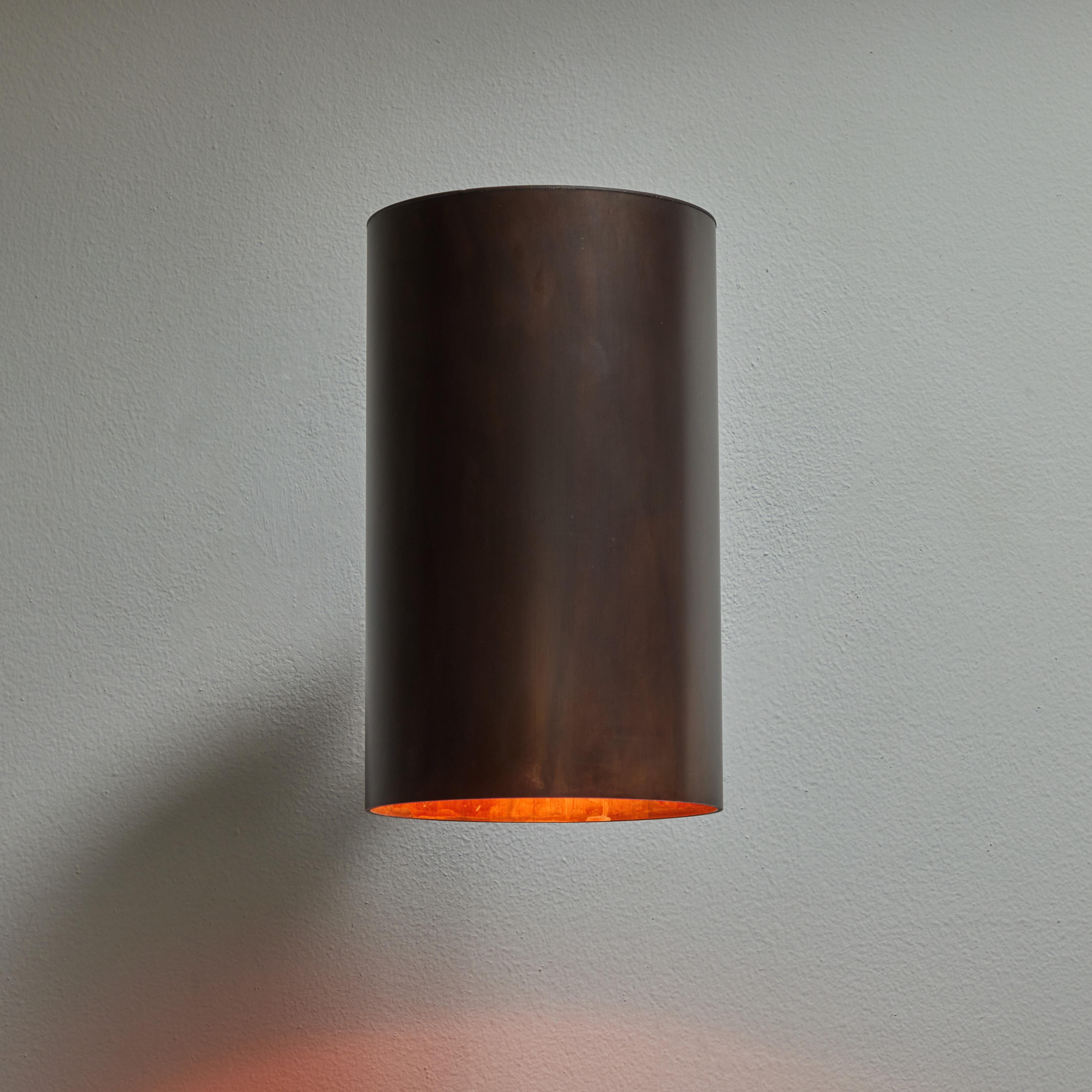 Paar große Hans-Agne Jakobsson C627 'Rulle' Brown patinierte Außenleuchten (Skandinavische Moderne) im Angebot