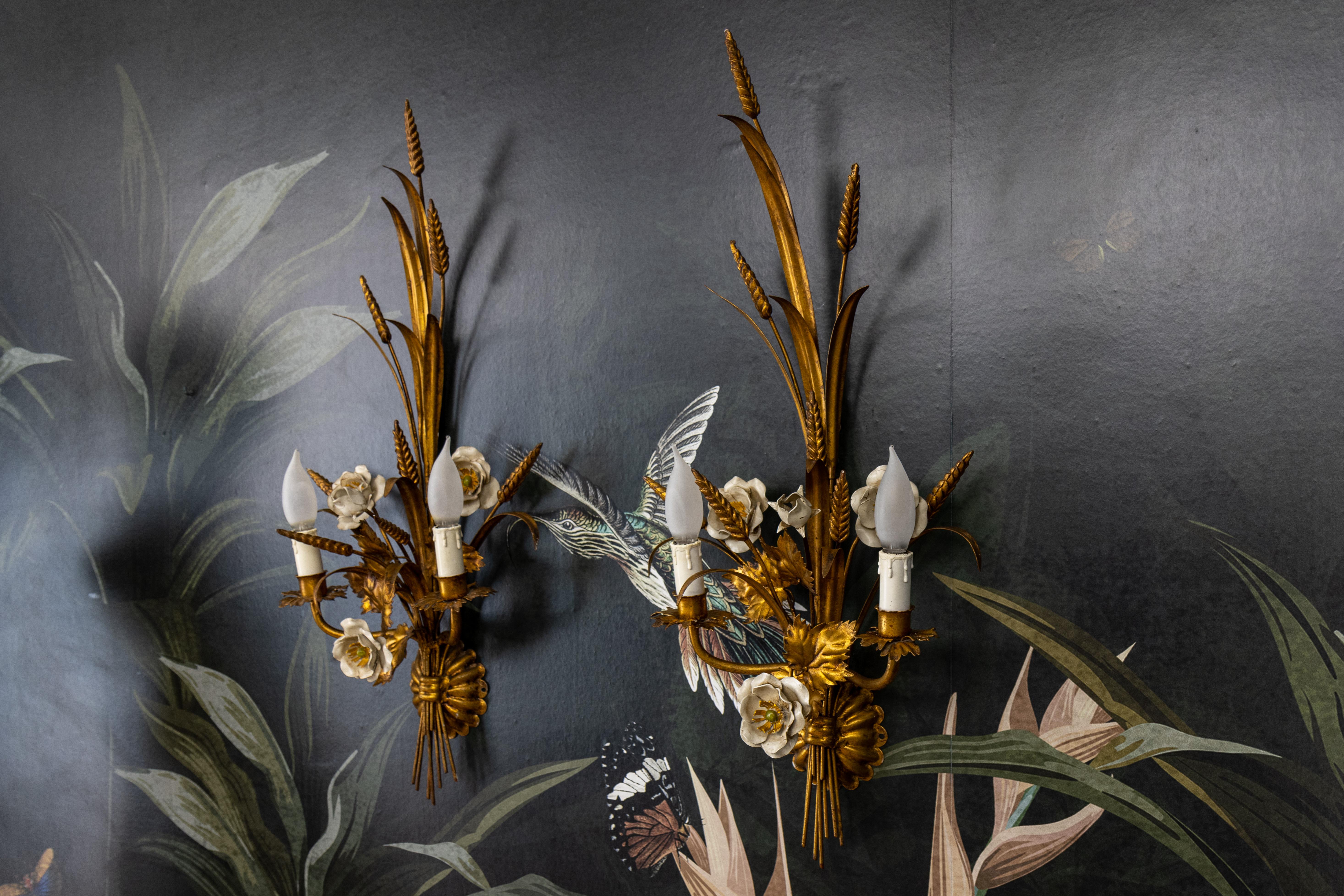 Pair of Large Hollywood Regency Gilt Metal Wheat and White Flower Sconces, 1970s For Sale 7