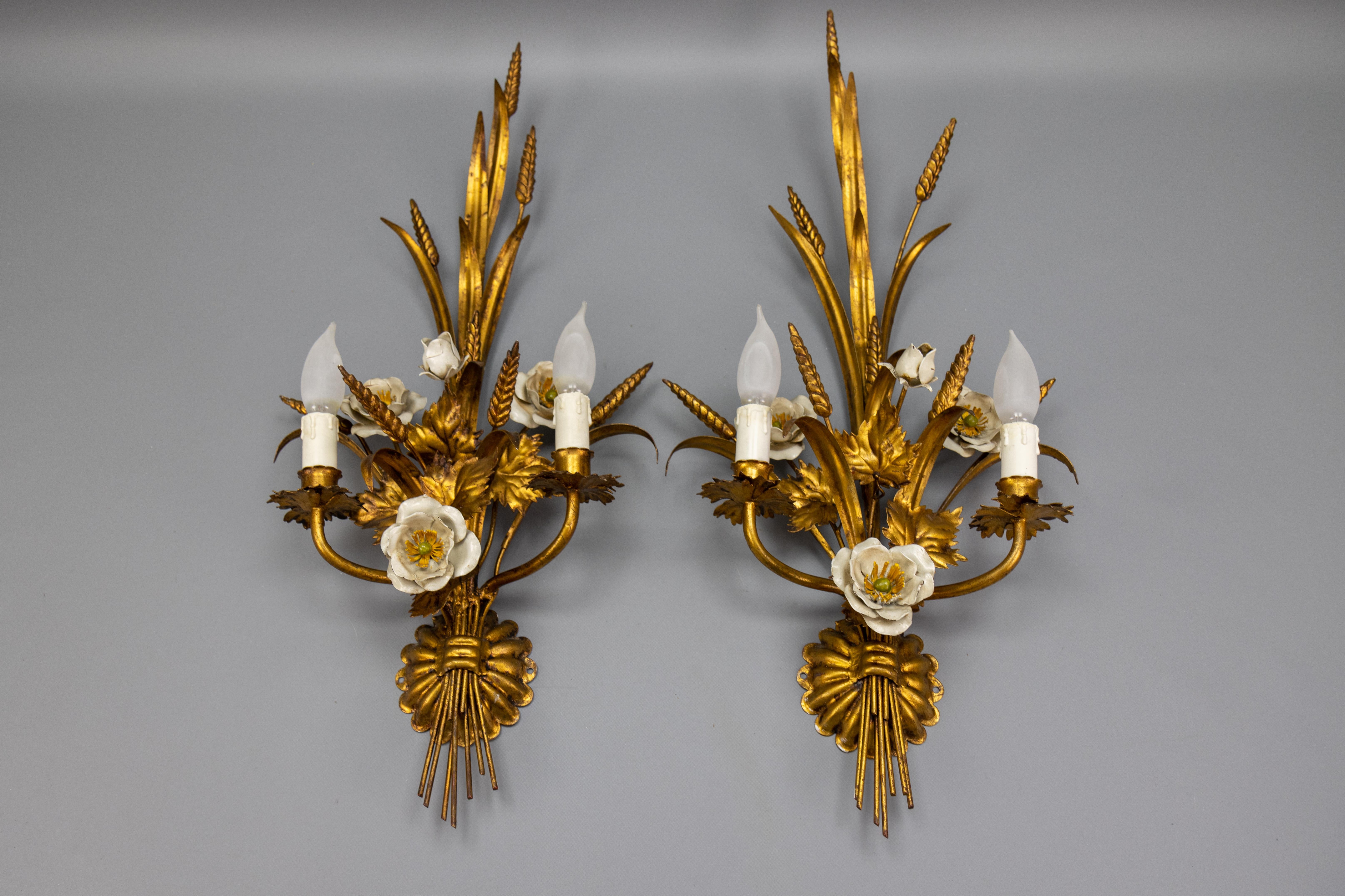 Pair of Large Hollywood Regency Gilt Metal Wheat and White Flower Sconces, 1970s For Sale 8