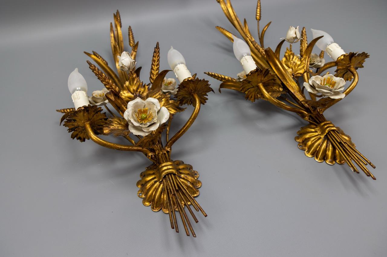 Pair of Large Hollywood Regency Gilt Metal Wheat and White Flower Sconces, 1970s For Sale 11