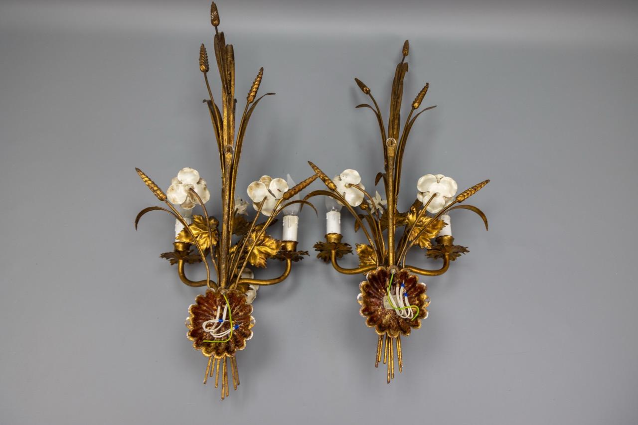 Pair of Large Hollywood Regency Gilt Metal Wheat and White Flower Sconces, 1970s For Sale 12