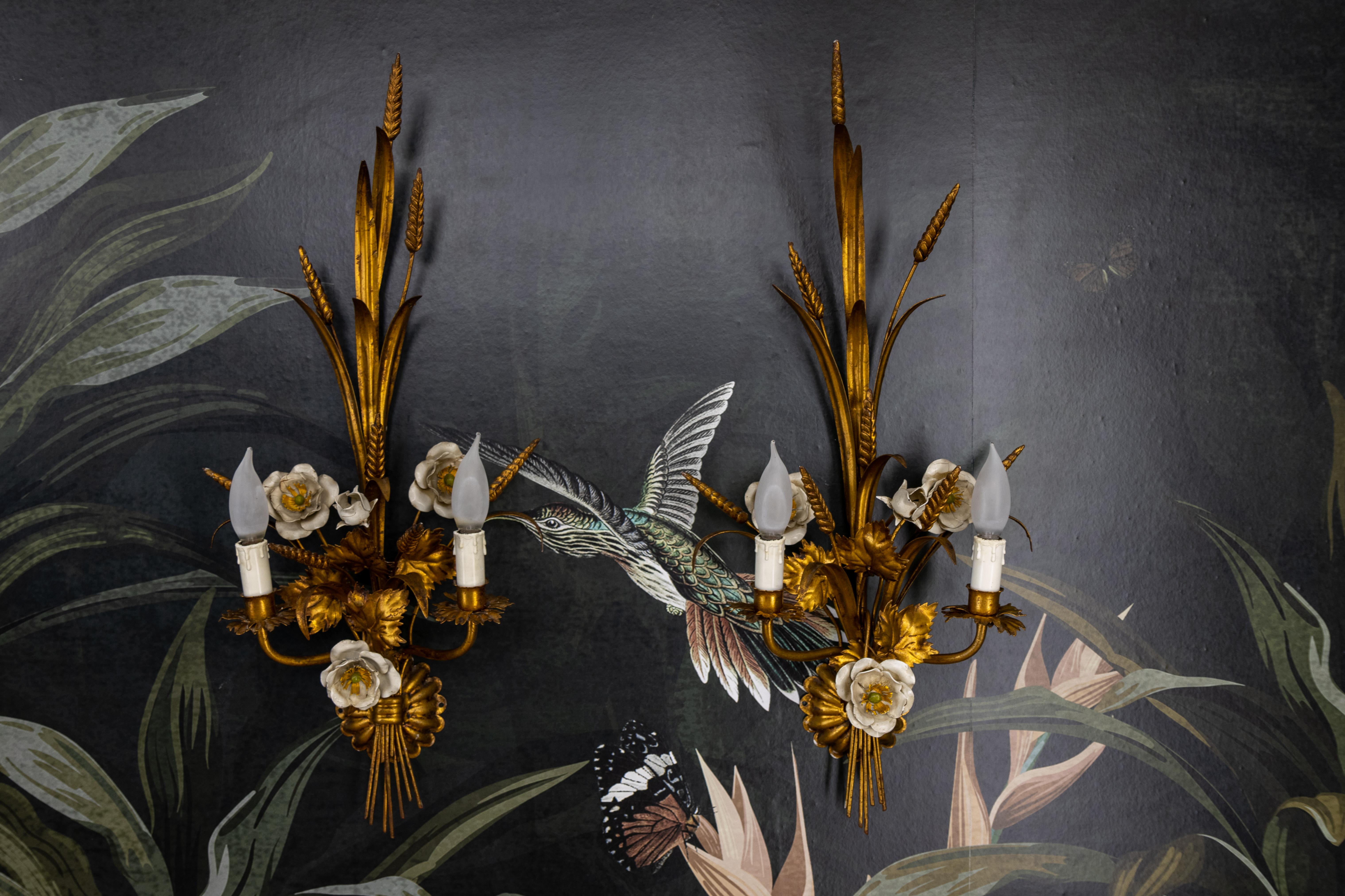 Pair of Large Hollywood Regency Gilt Metal Wheat and White Flower Sconces, 1970s For Sale 4